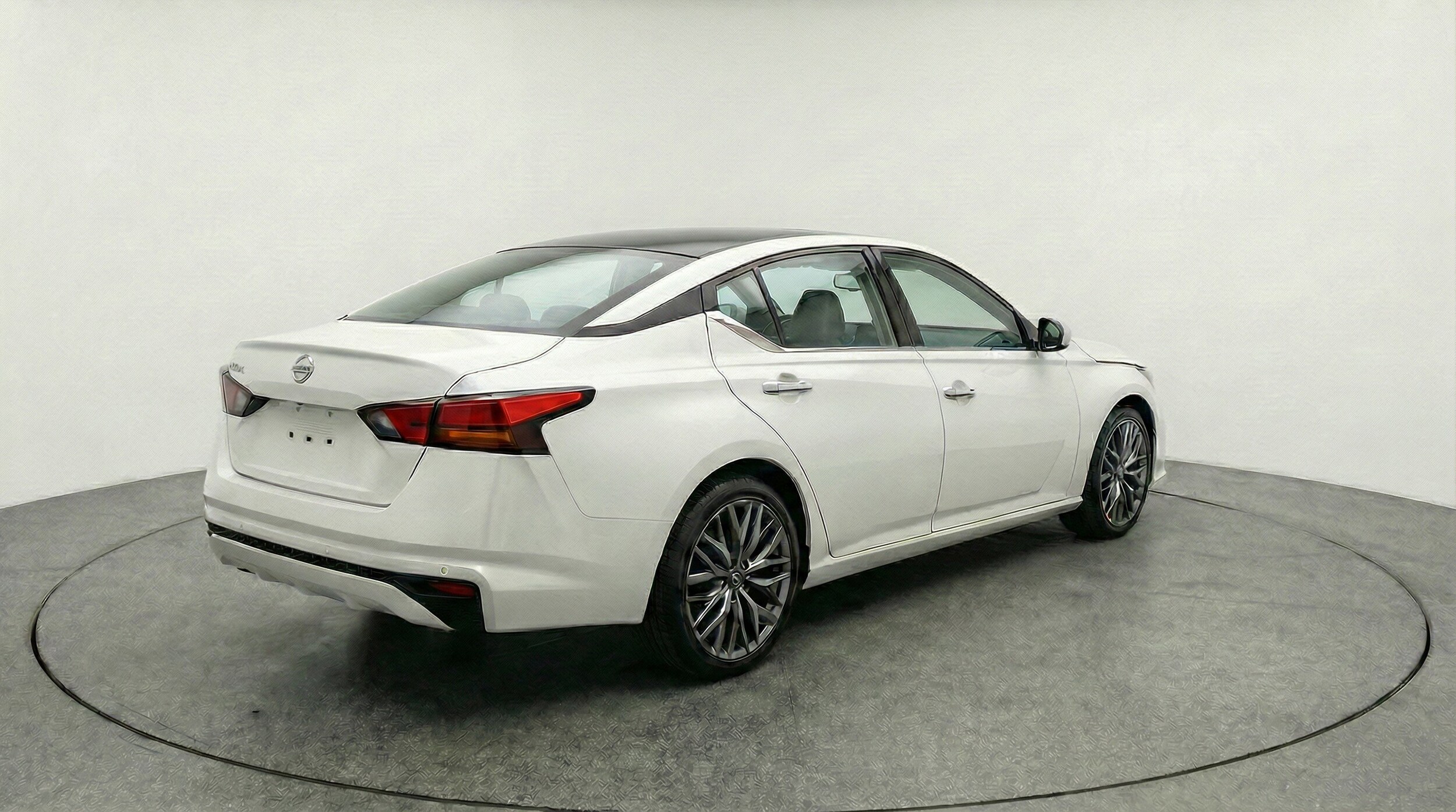 Thumbnail: 2025 Nissan Altima - 9