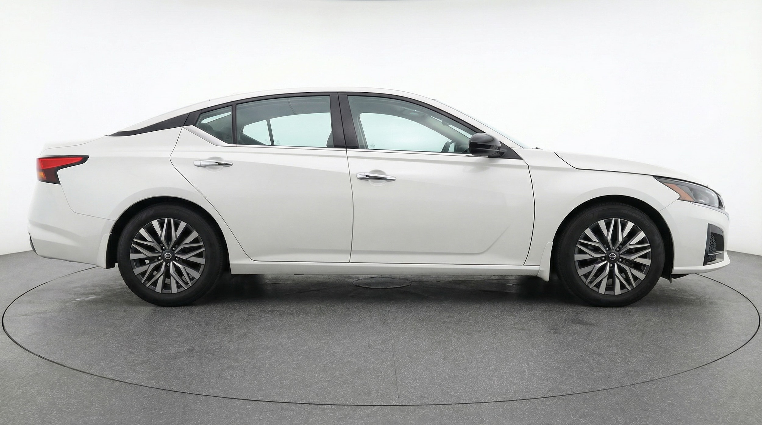 Thumbnail: 2025 Nissan Altima - 8