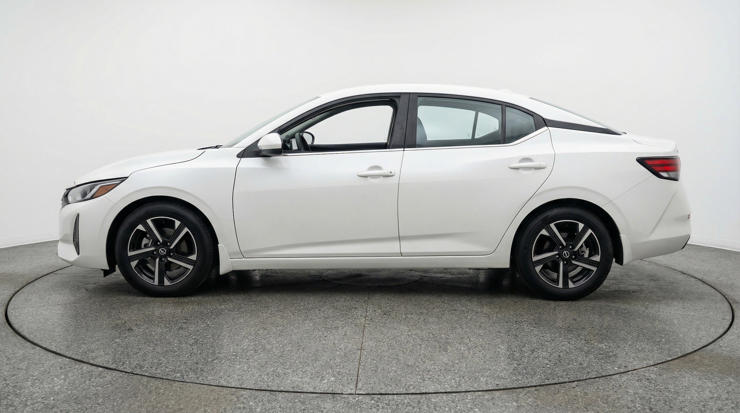 Thumbnail: 2025 Nissan Sentra - 5