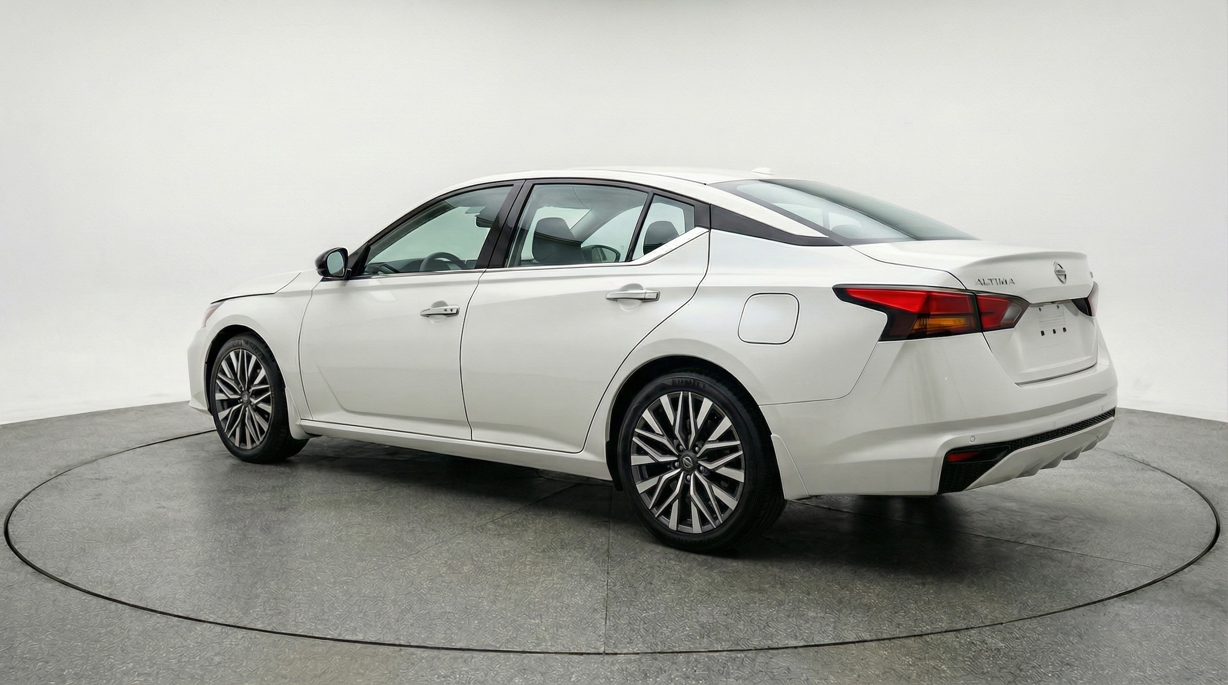 Thumbnail: 2025 Nissan Altima - 5