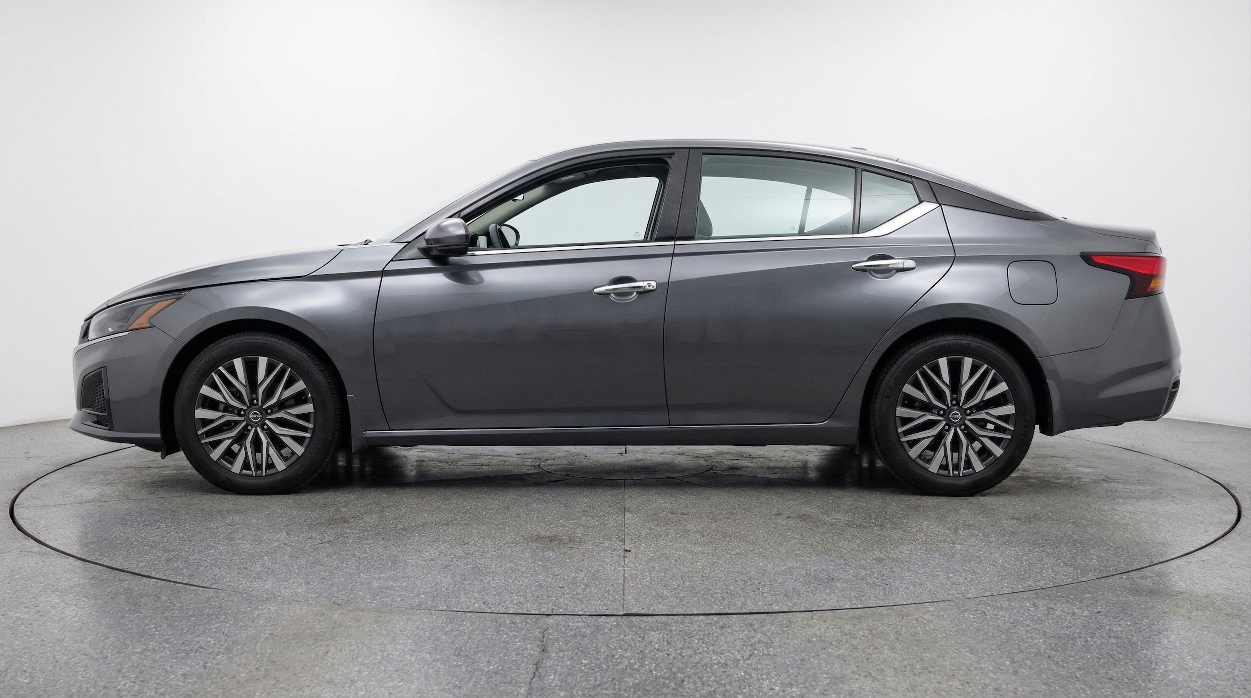 Thumbnail: 2025 Nissan Altima - 5