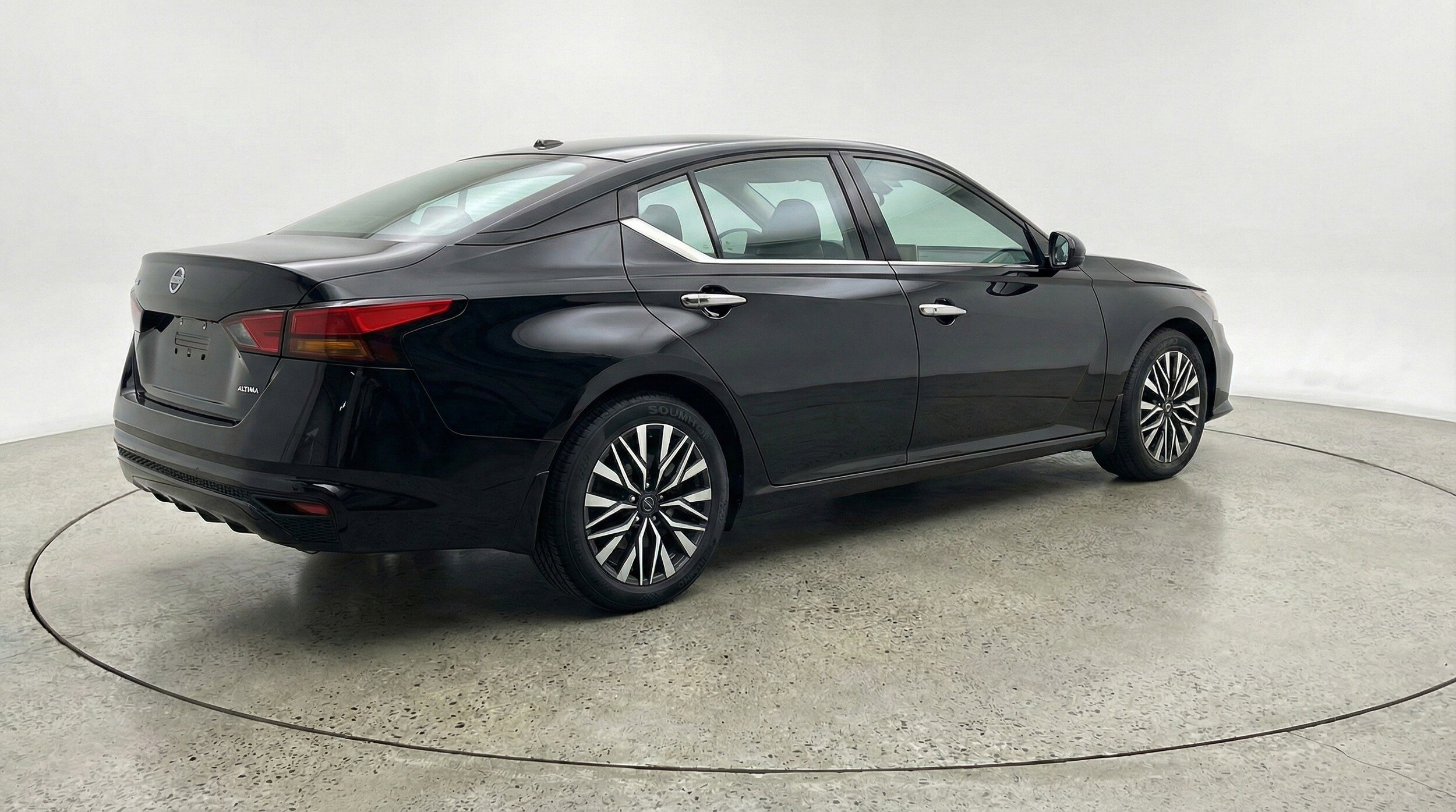 Thumbnail: 2025 Nissan Altima - 9