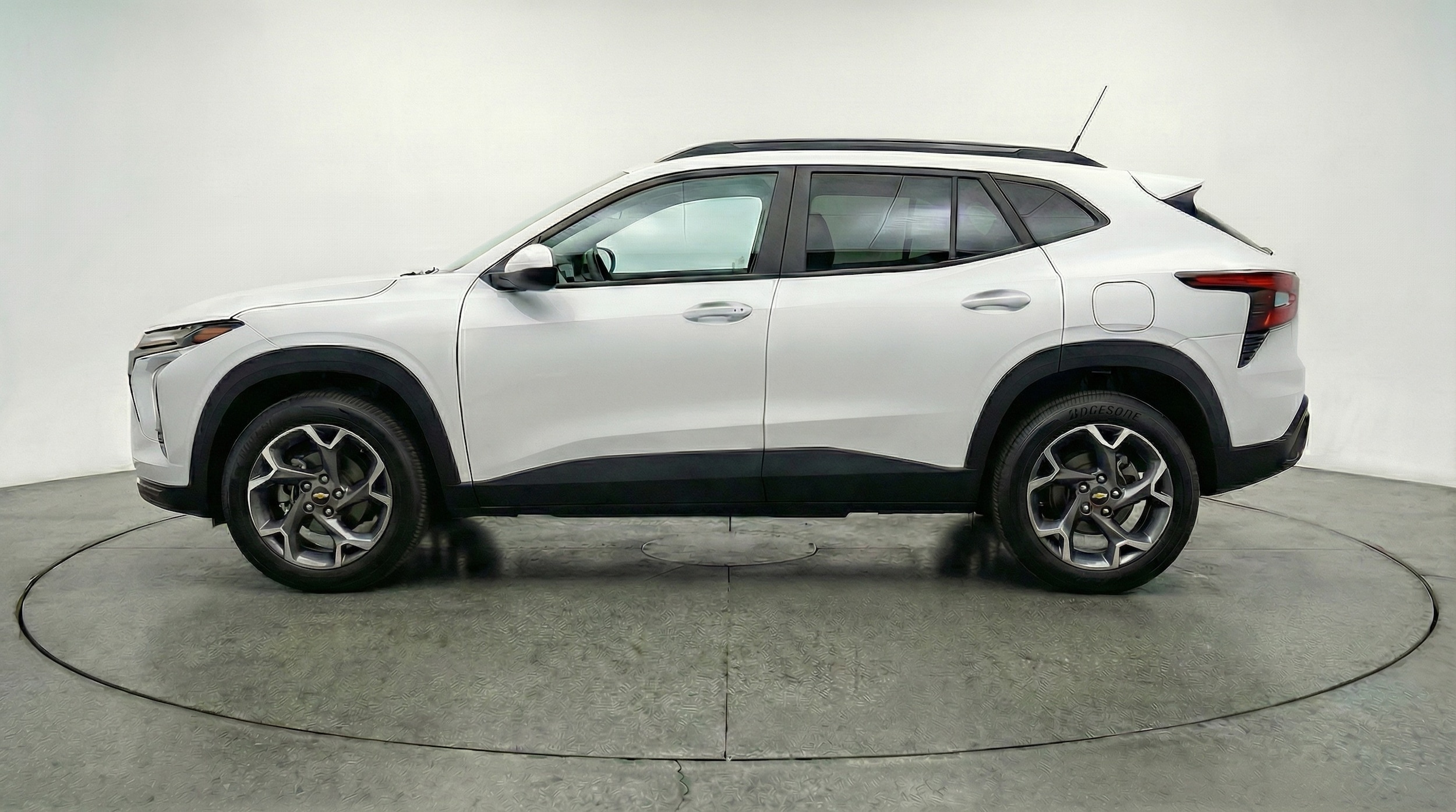 Thumbnail: 2025 Chevrolet Trax - 4