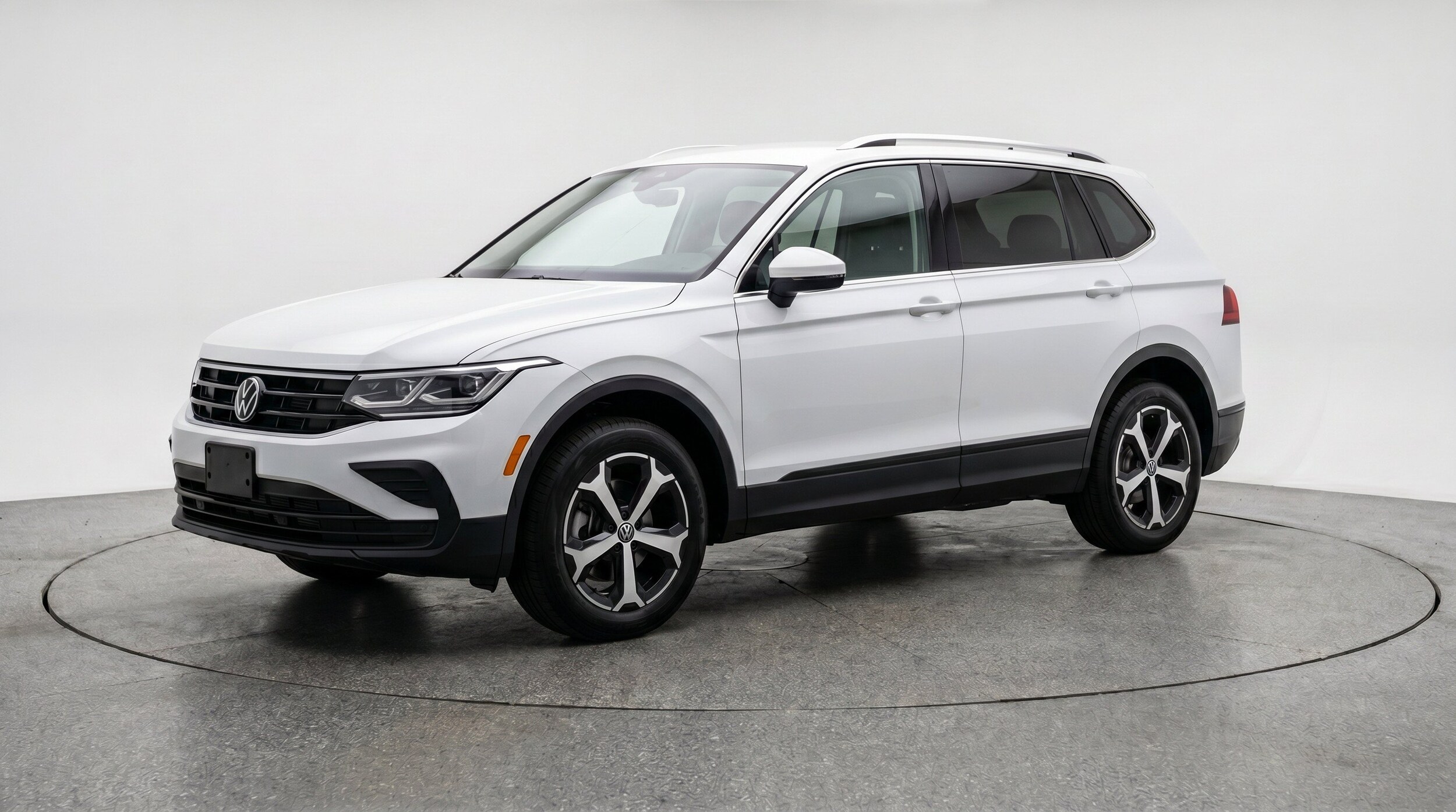 Thumbnail: 2026 Volkswagen Tiguan - 3