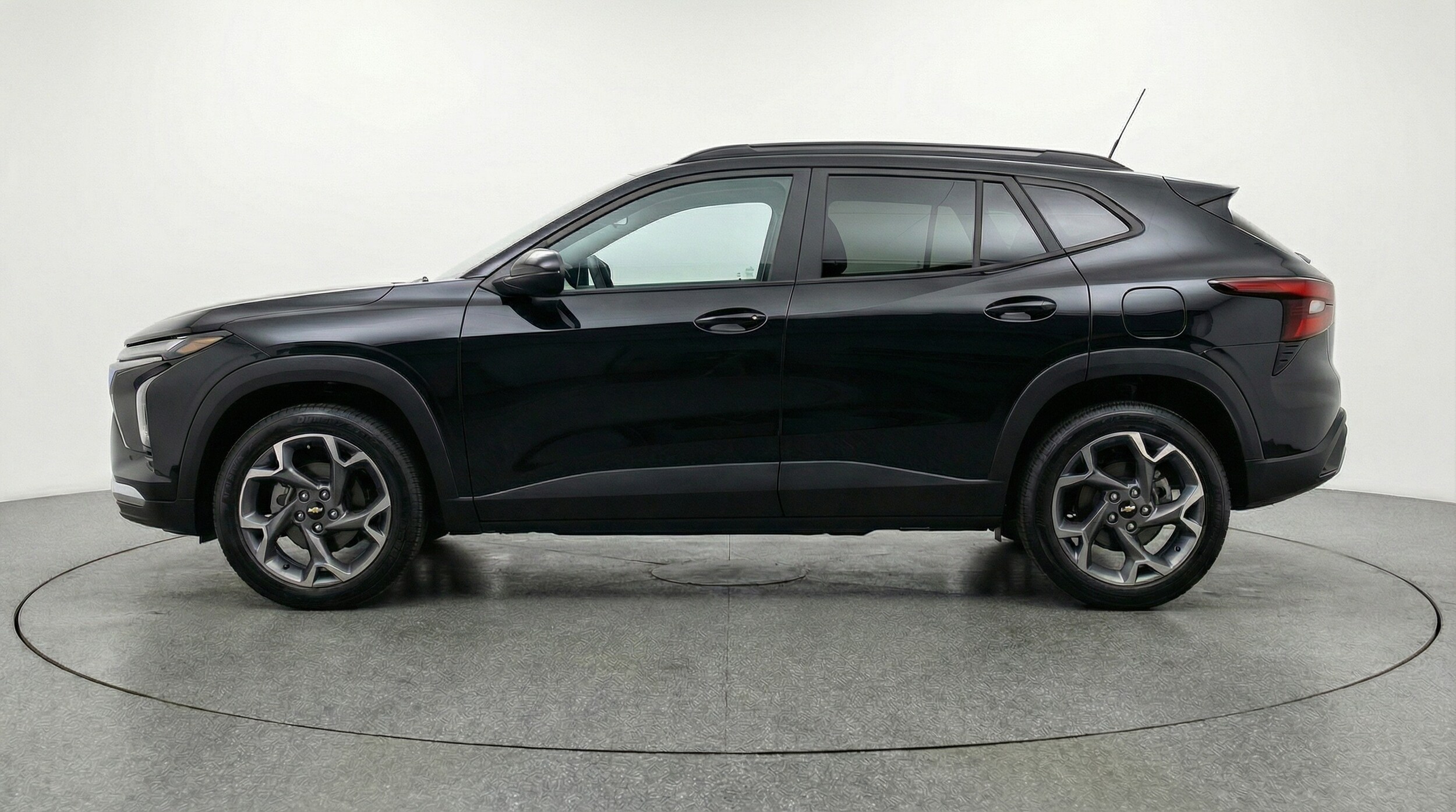 Thumbnail: 2025 Chevrolet Trax - 4