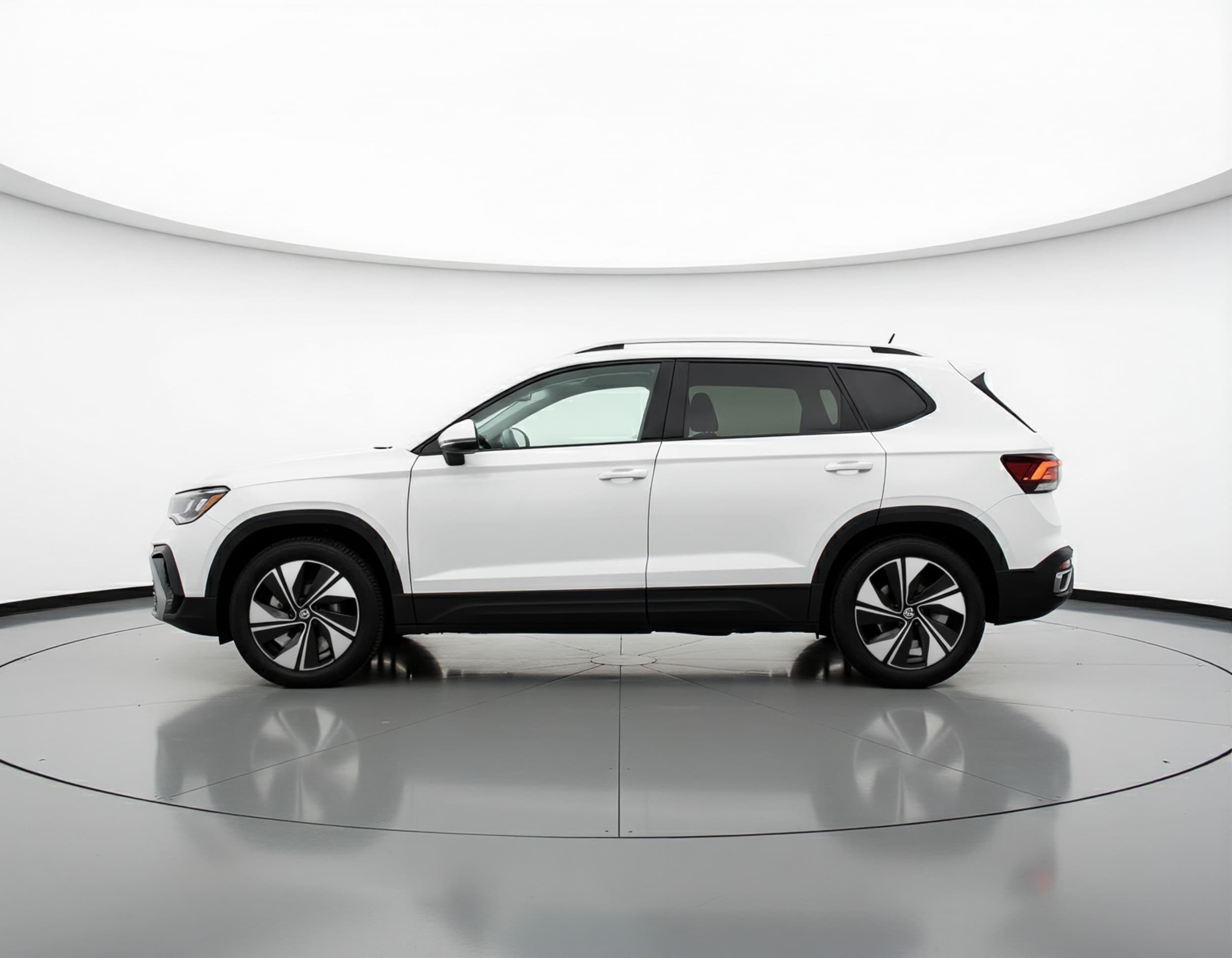 Thumbnail: 2025 Volkswagen Taos - 4