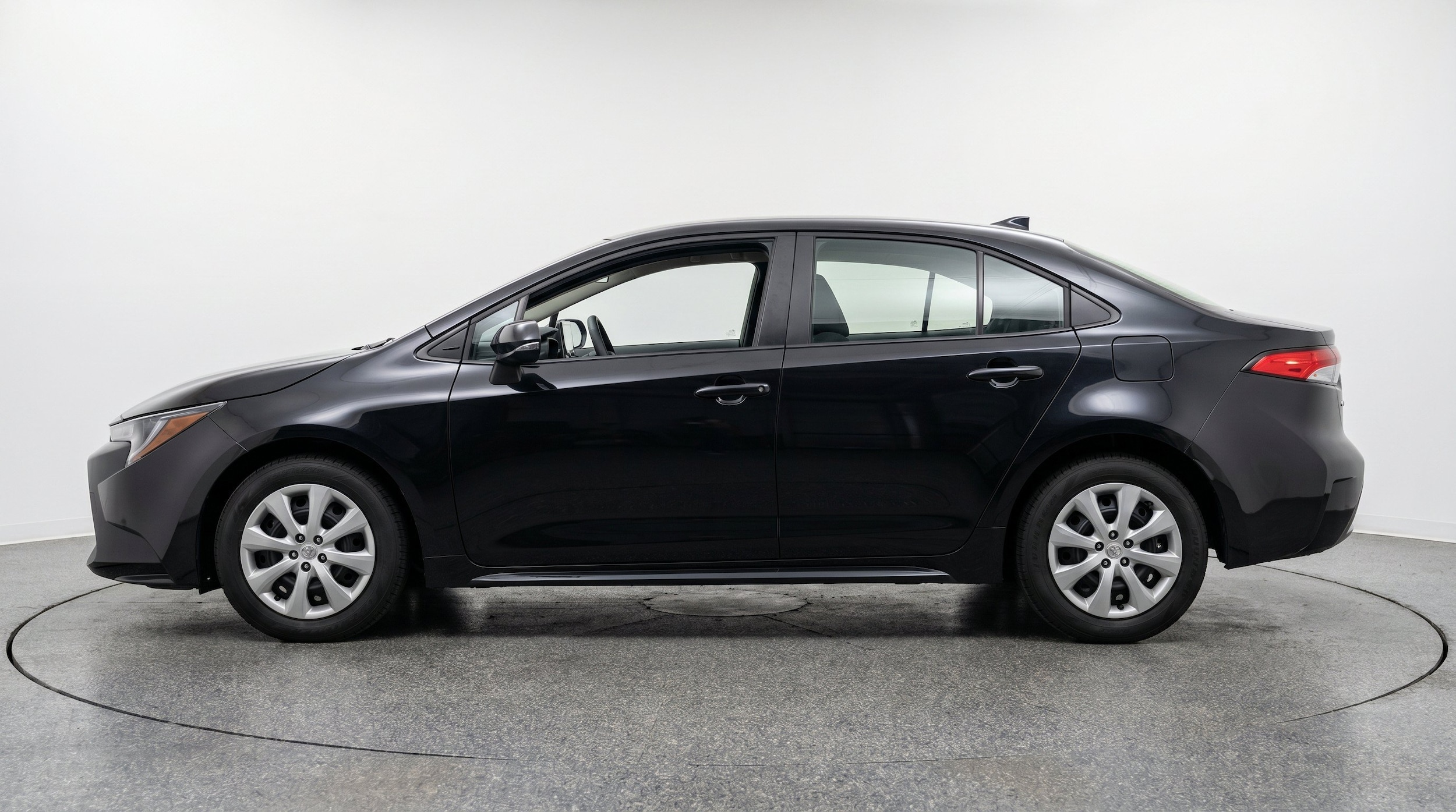 Thumbnail: 2025 Toyota Corolla - 5