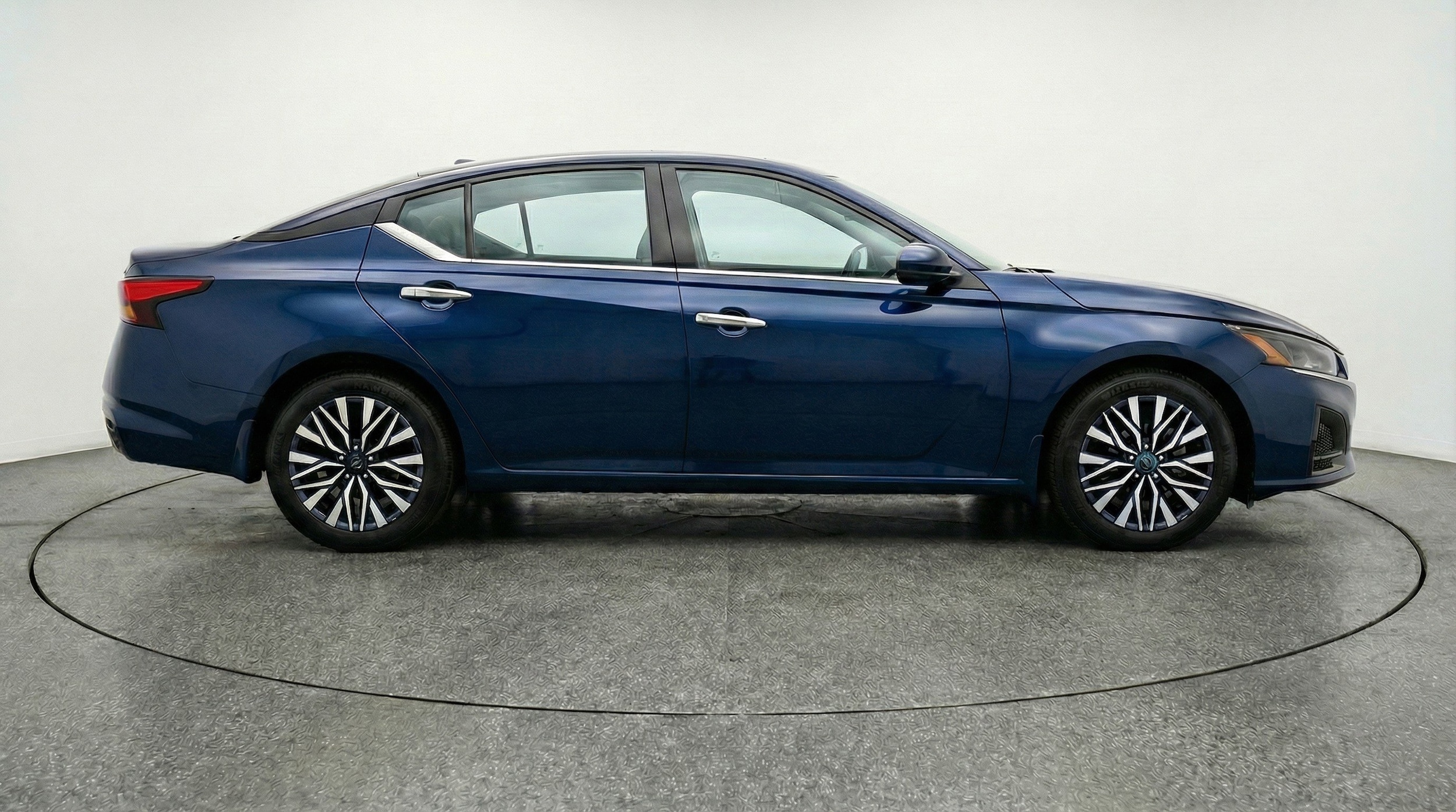 Thumbnail: 2025 Nissan Altima - 11