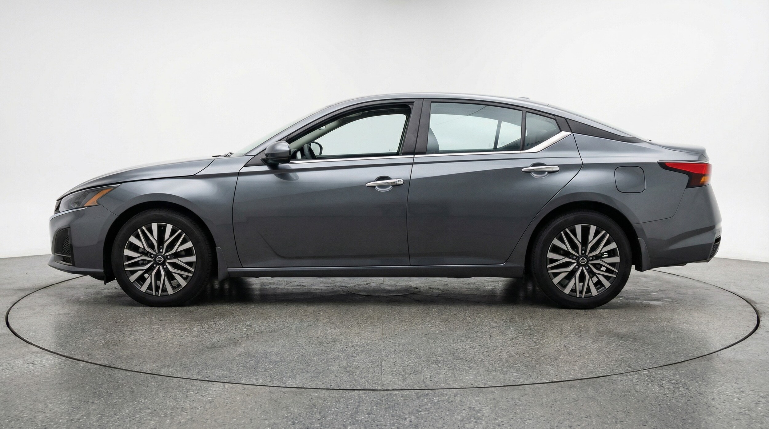 Thumbnail: 2025 Nissan Altima - 4