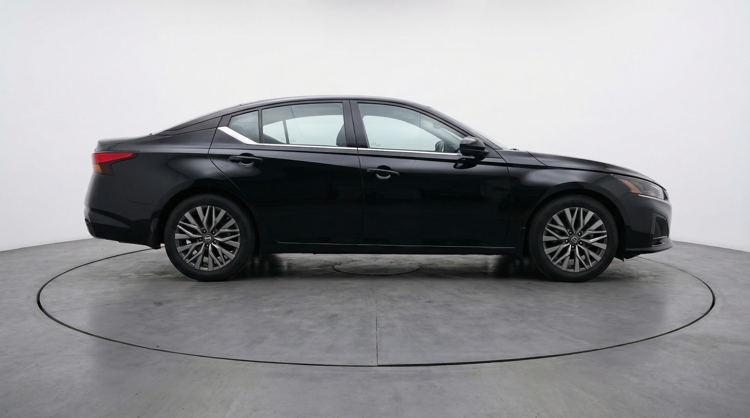 Thumbnail: 2025 Nissan Altima - 8