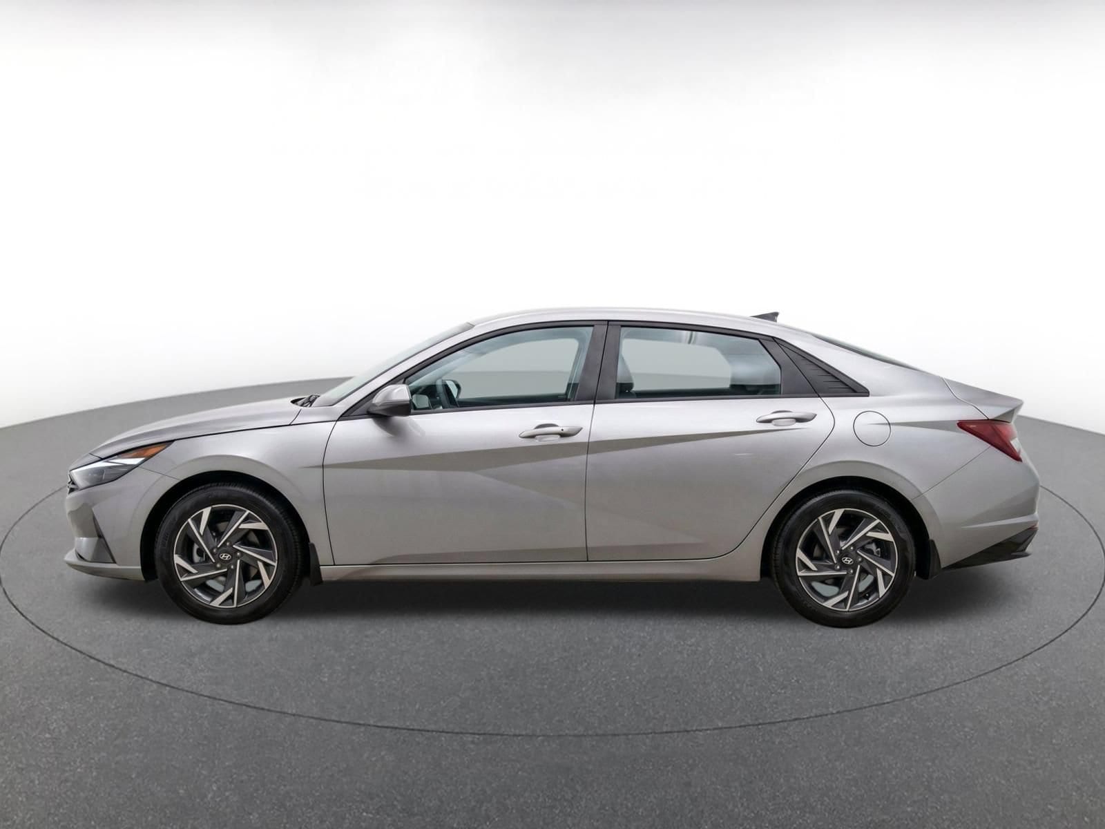 Thumbnail: 2025 Hyundai Elantra - 4