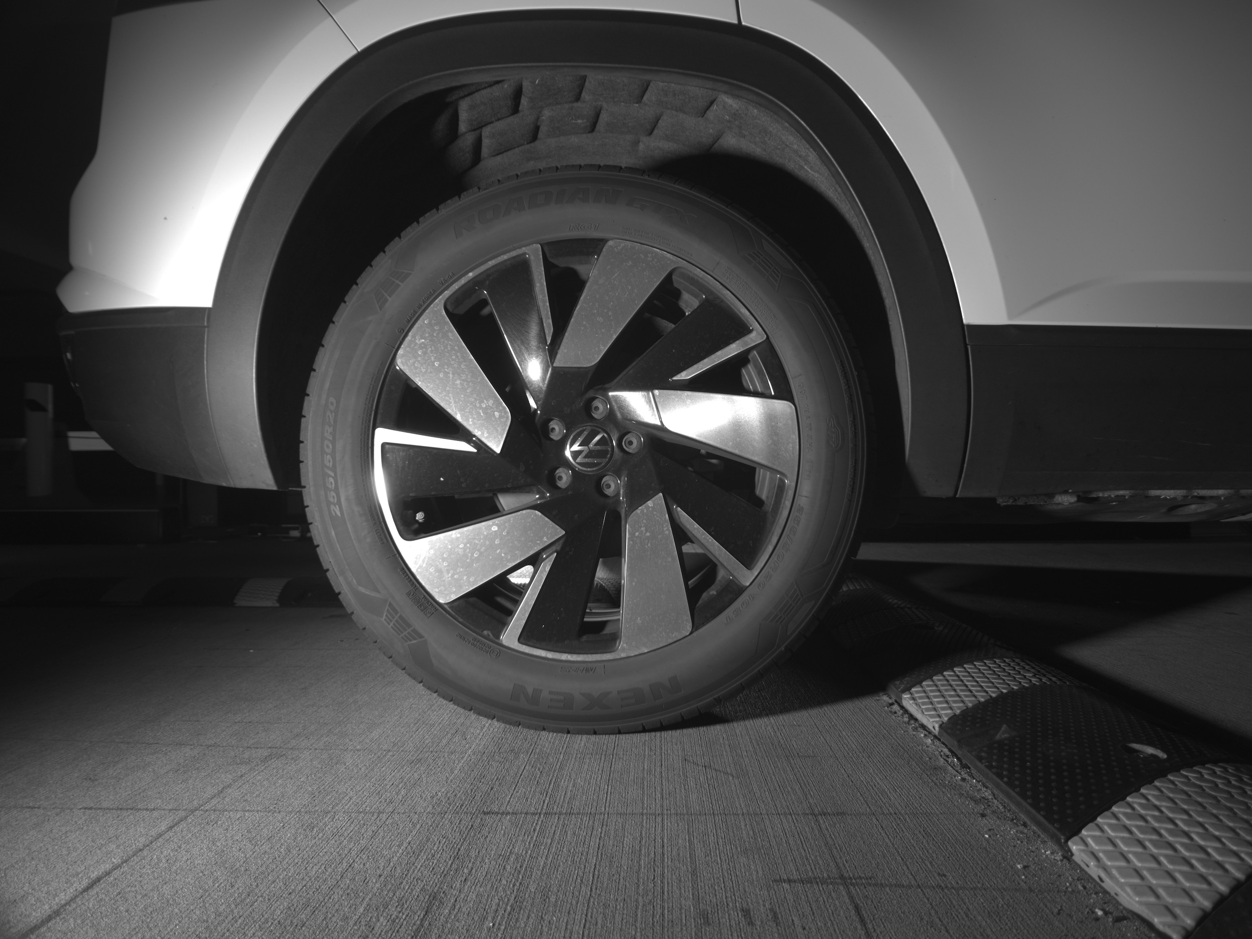 Thumbnail: 2025 Volkswagen Atlas - 12