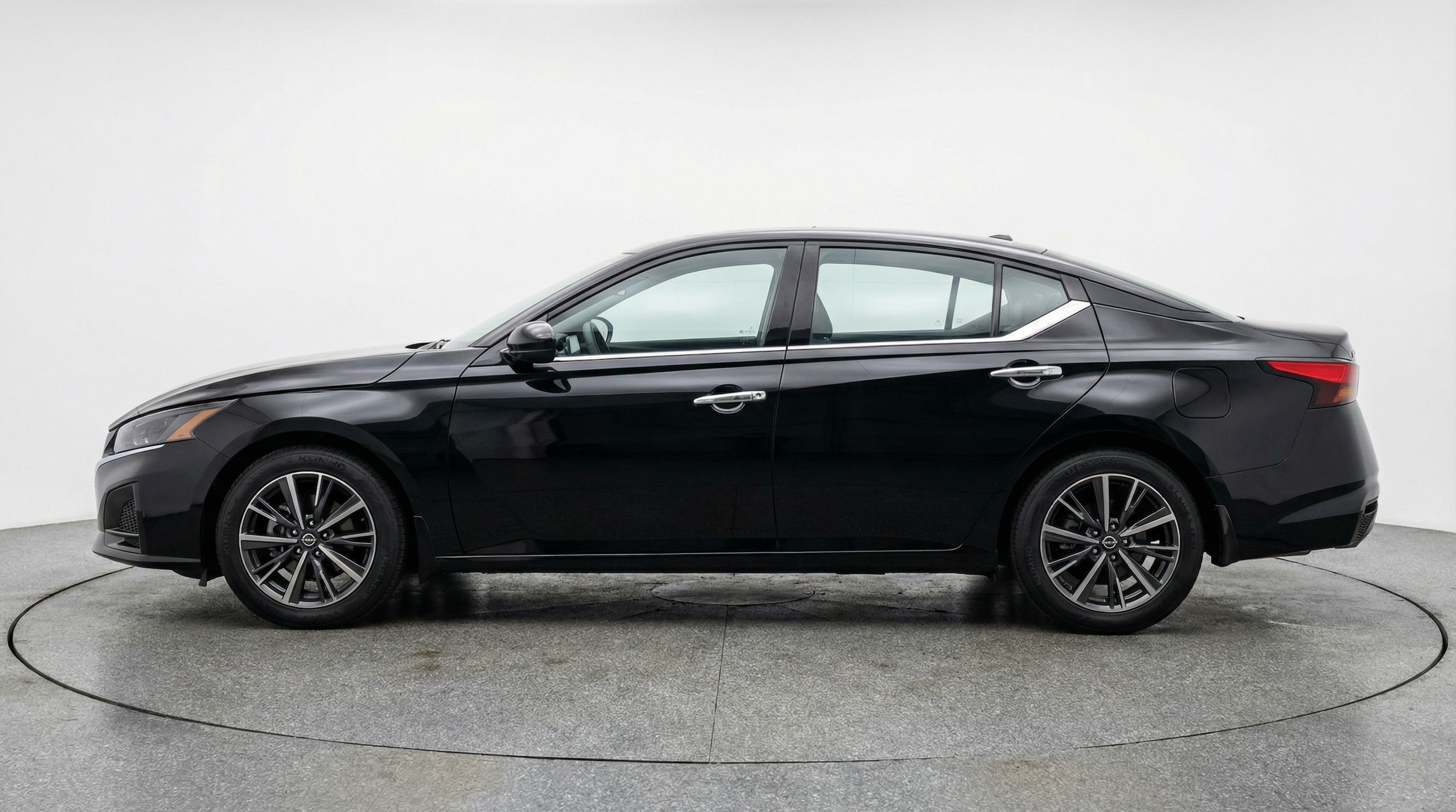 Thumbnail: 2025 Nissan Altima - 4