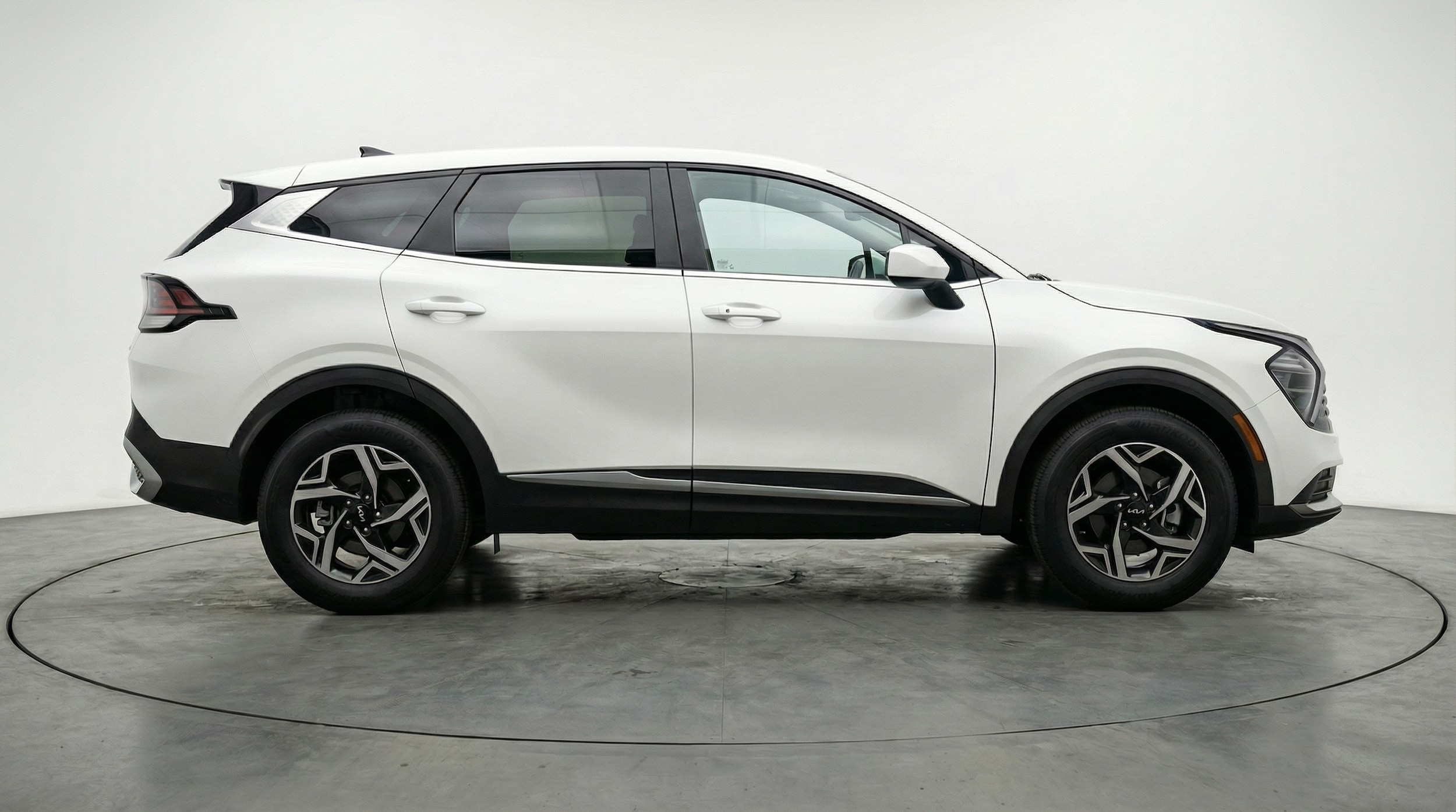 Thumbnail: 2025 Kia Sportage - 8