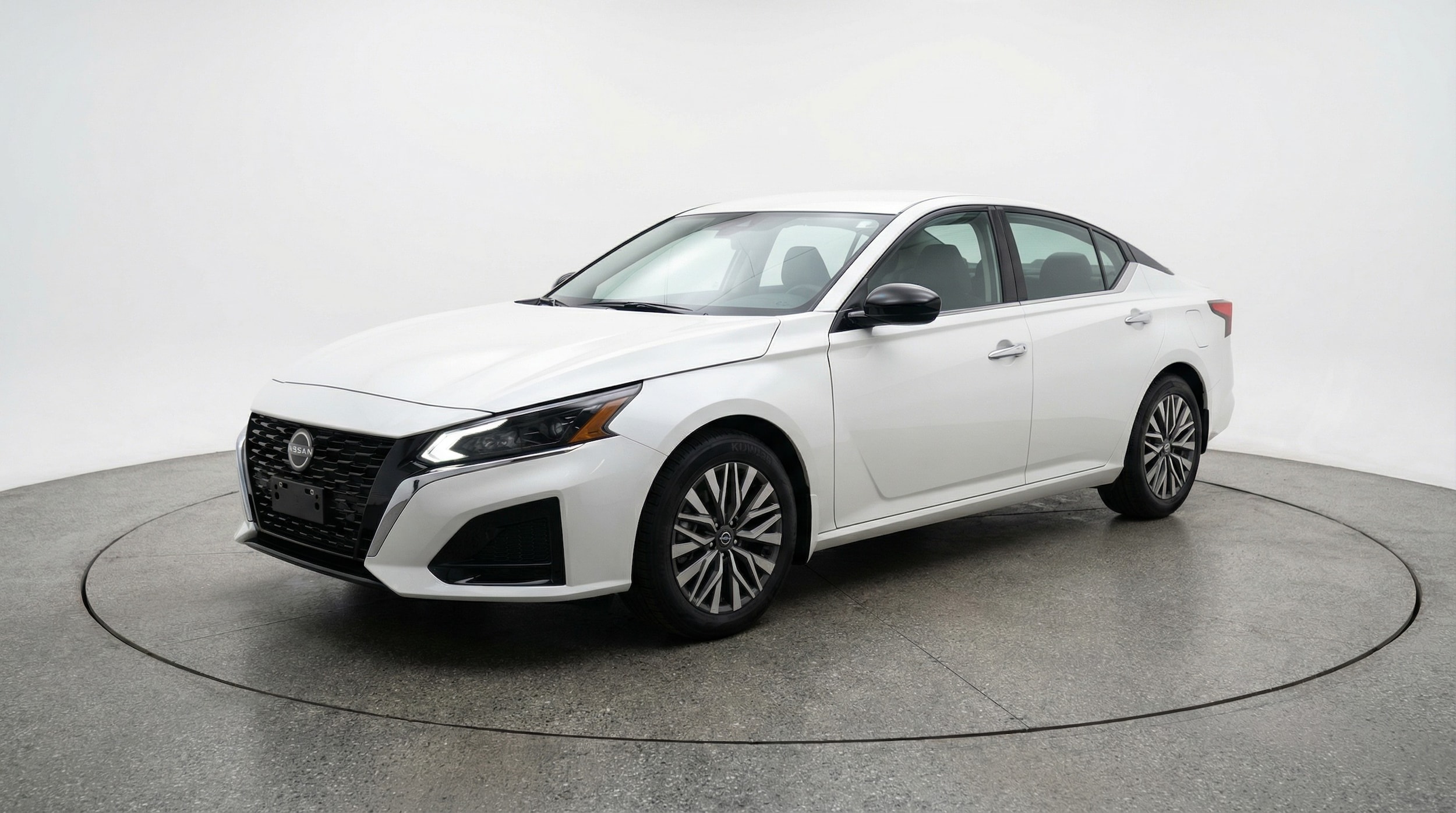 Thumbnail: 2025 Nissan Altima - 3