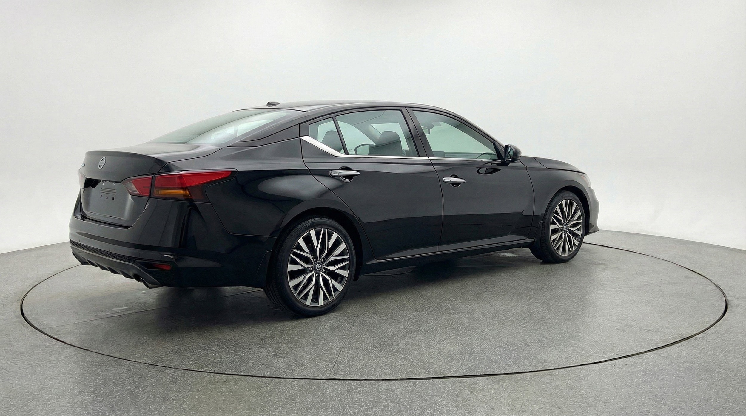 Thumbnail: 2025 Nissan Altima - 9