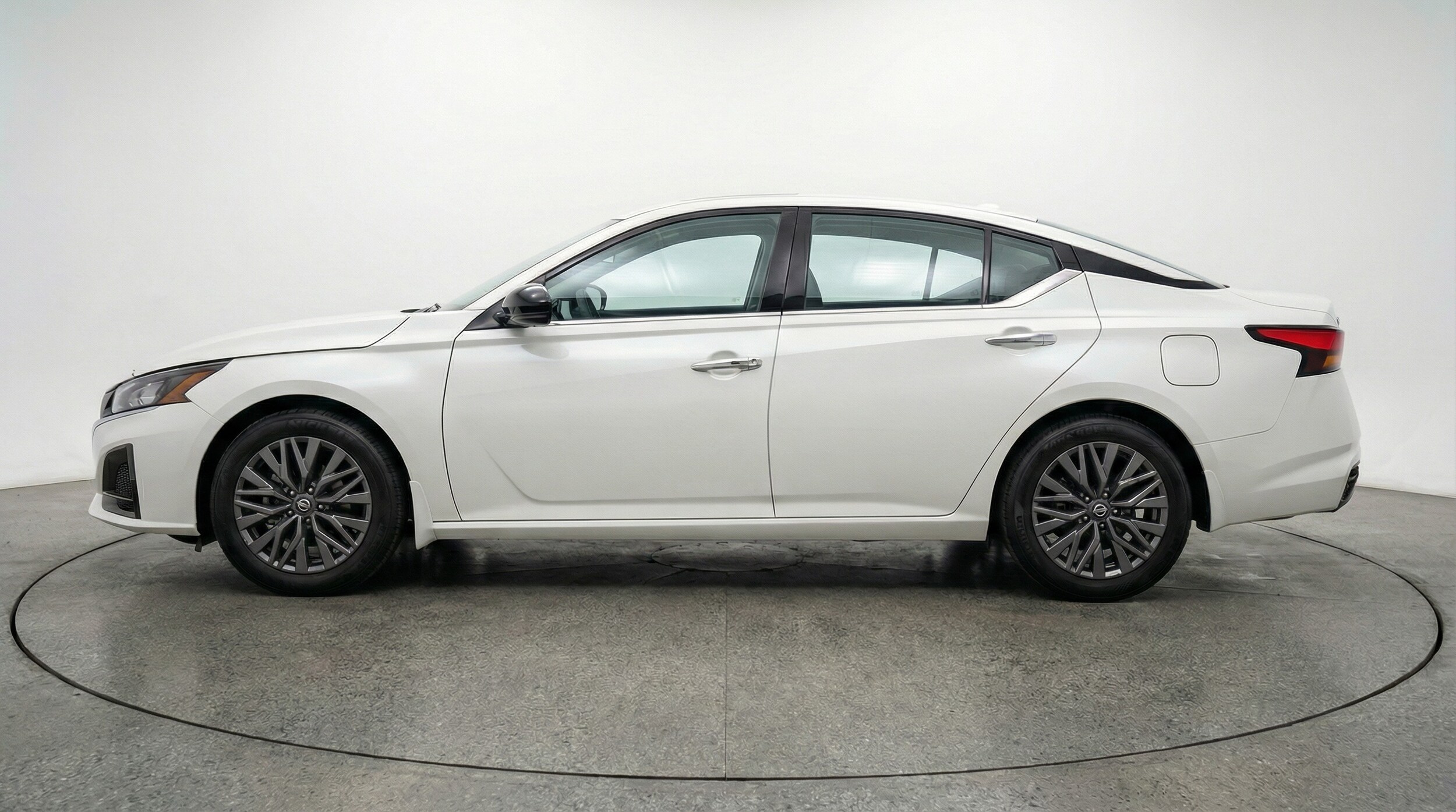 Thumbnail: 2025 Nissan Altima - 4