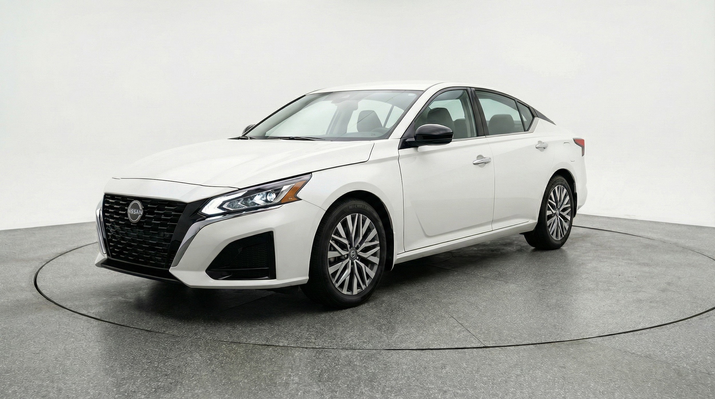 Thumbnail: 2025 Nissan Altima - 3