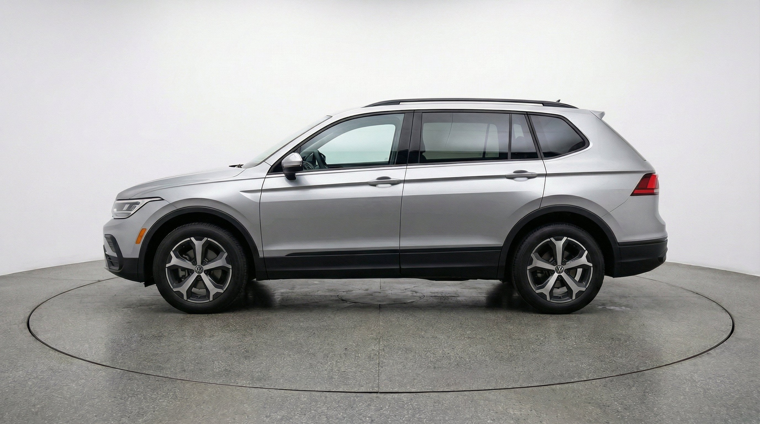 Thumbnail: 2026 Volkswagen Tiguan - 5