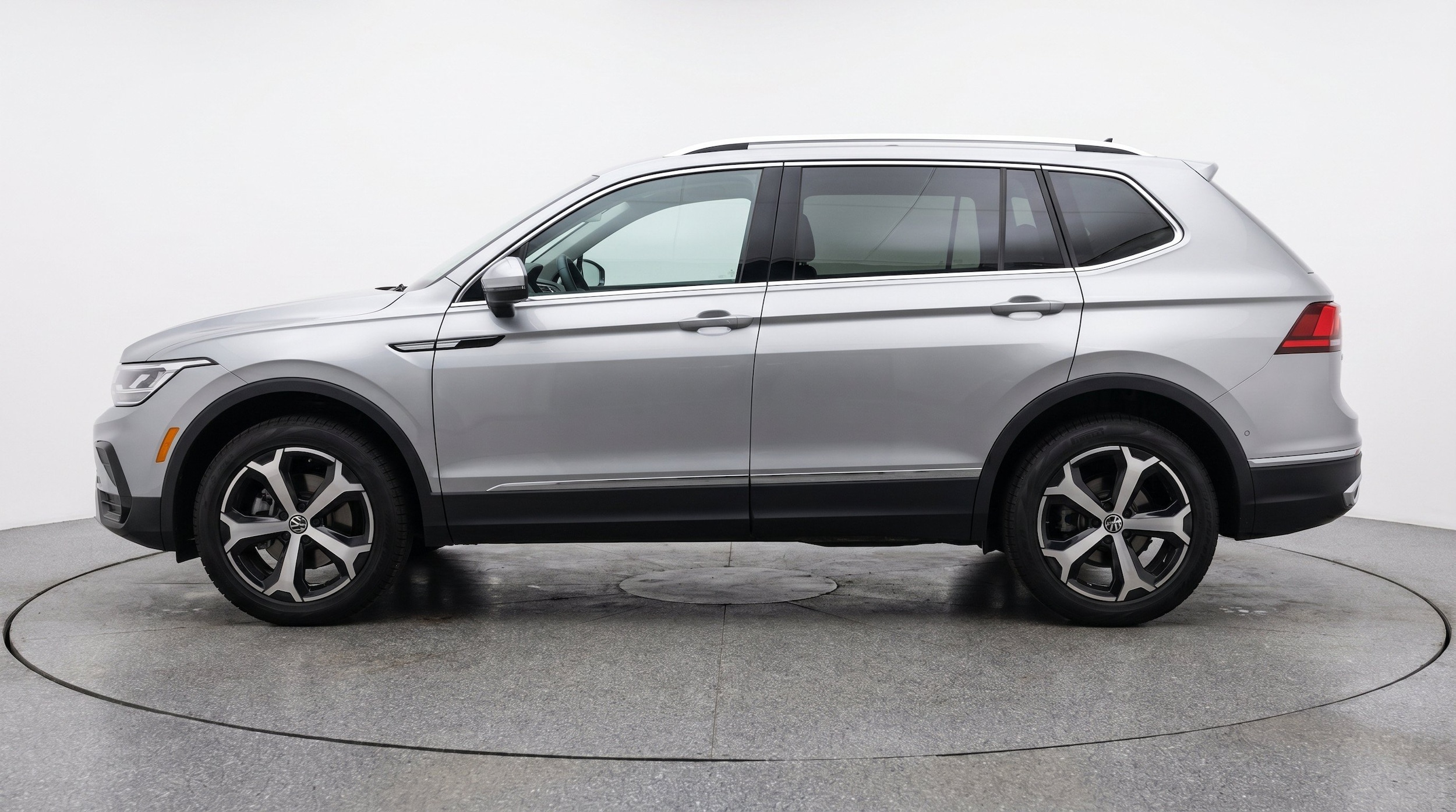 Thumbnail: 2026 Volkswagen Tiguan - 5