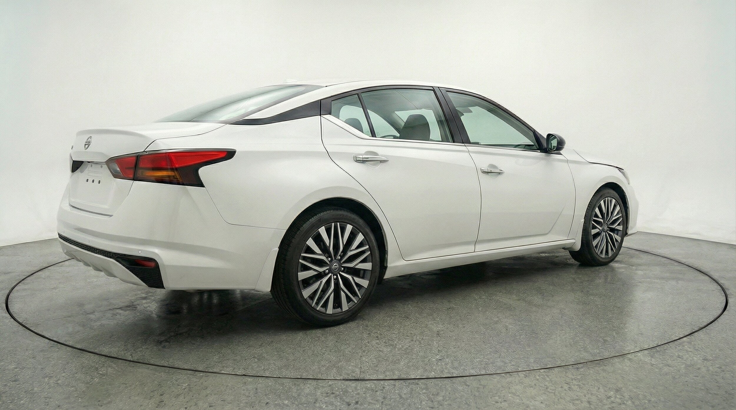 Thumbnail: 2025 Nissan Altima - 9