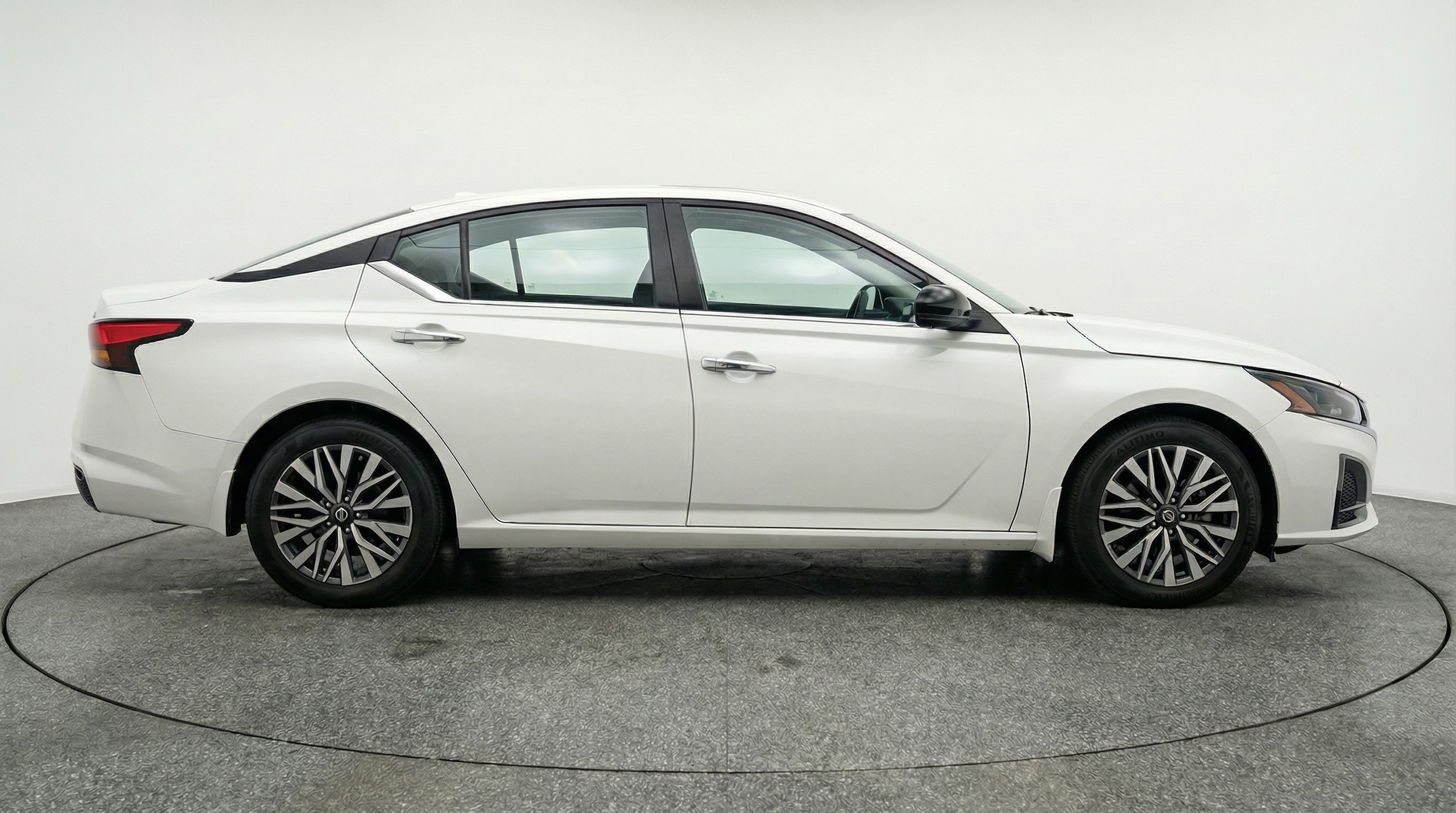 Thumbnail: 2025 Nissan Altima - 8