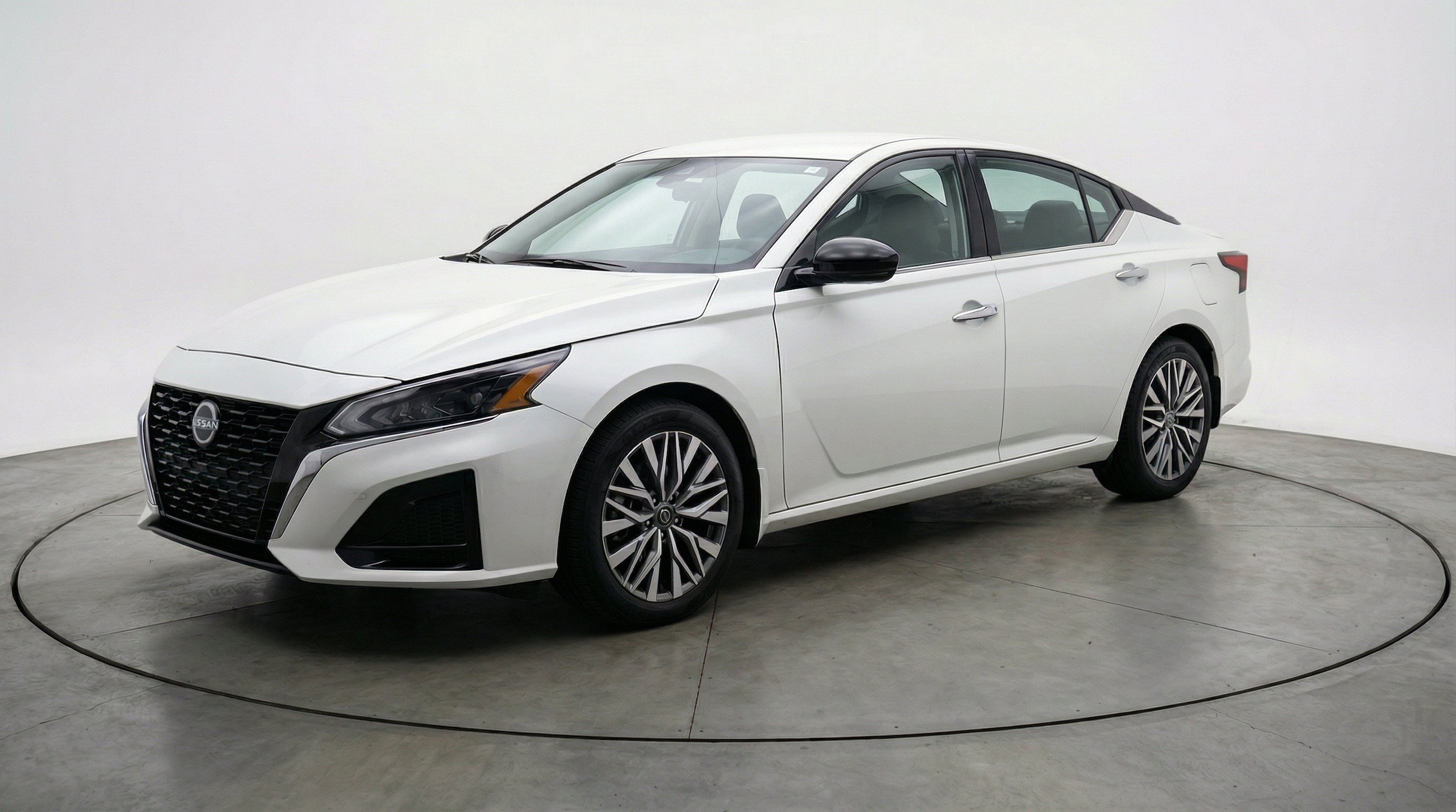 Thumbnail: 2025 Nissan Altima - 3
