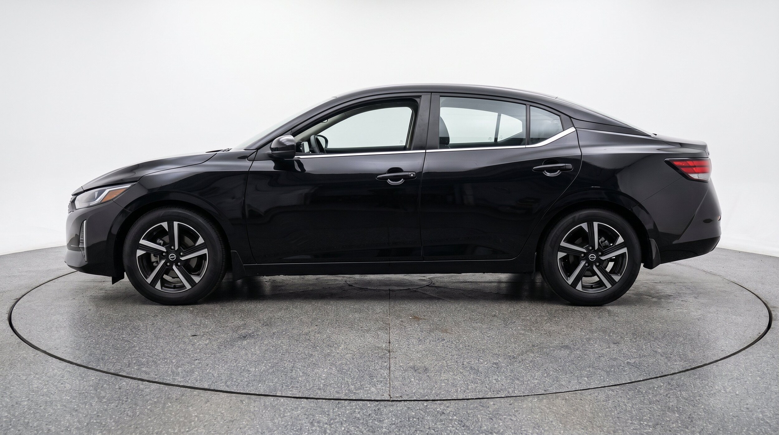 Thumbnail: 2025 Nissan Sentra - 5