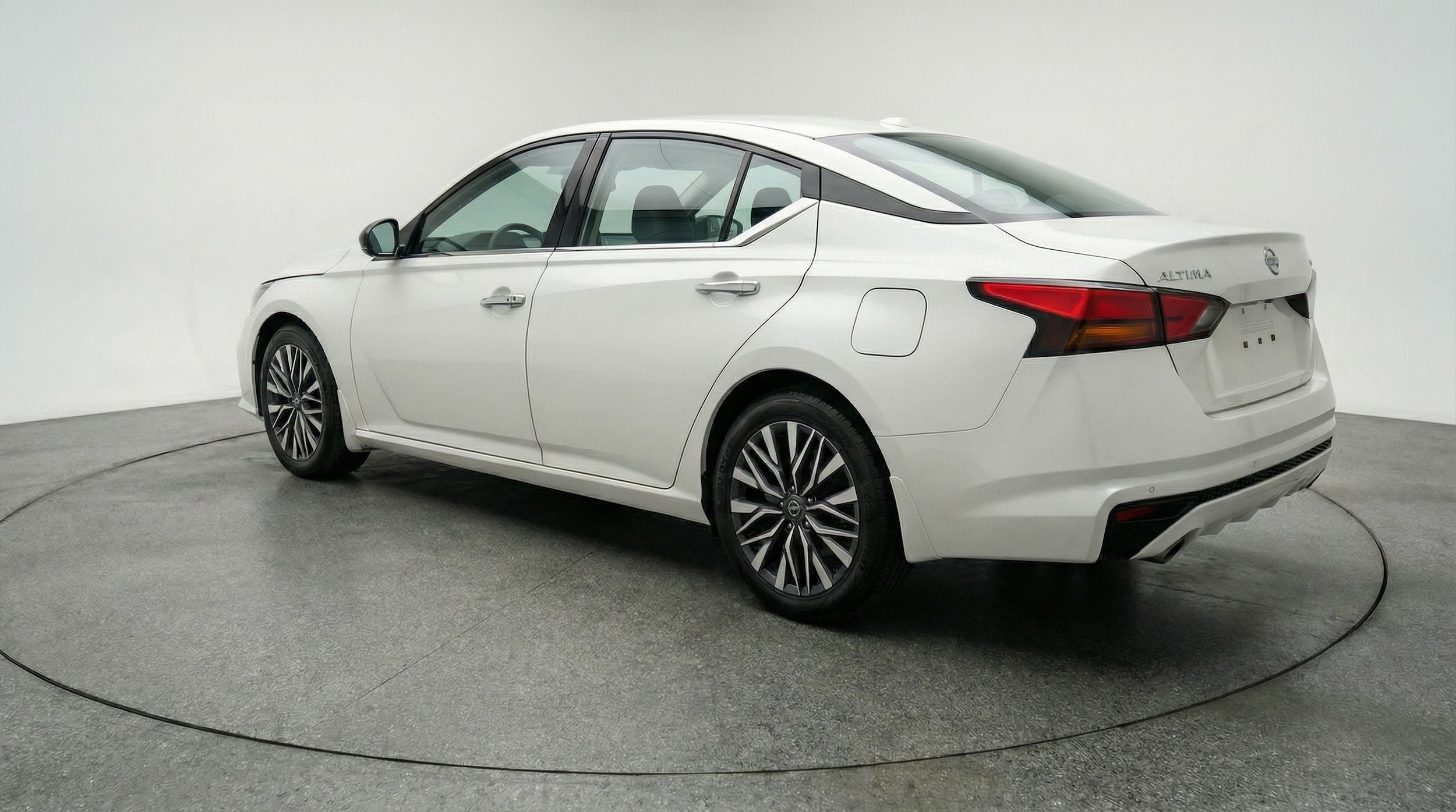 Thumbnail: 2025 Nissan Altima - 5