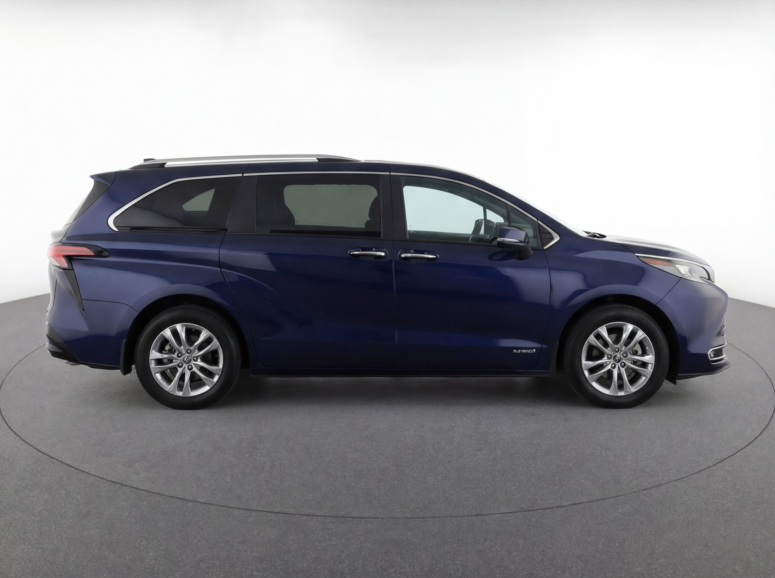 Thumbnail: 2024 Toyota Sienna - 11