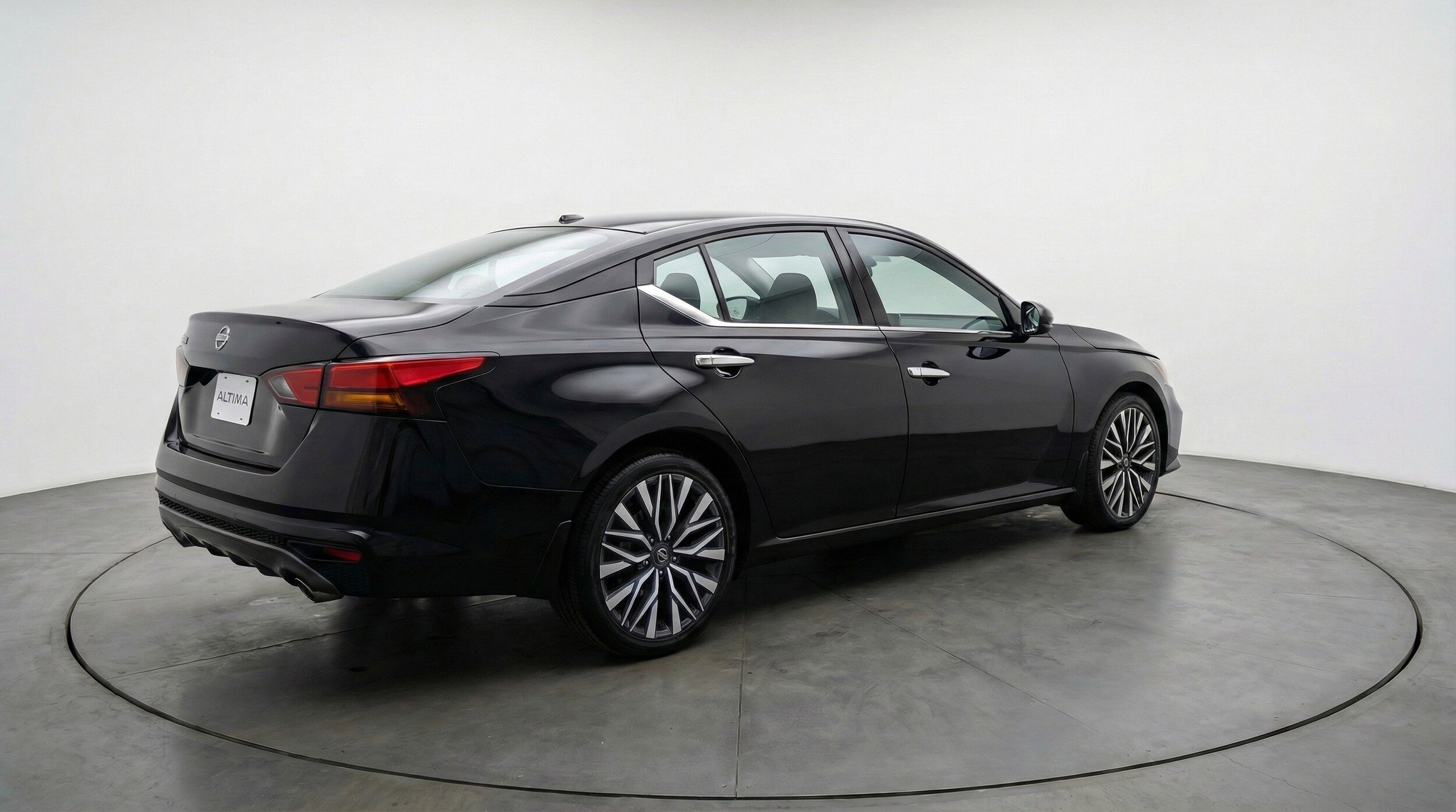 Thumbnail: 2025 Nissan Altima - 9