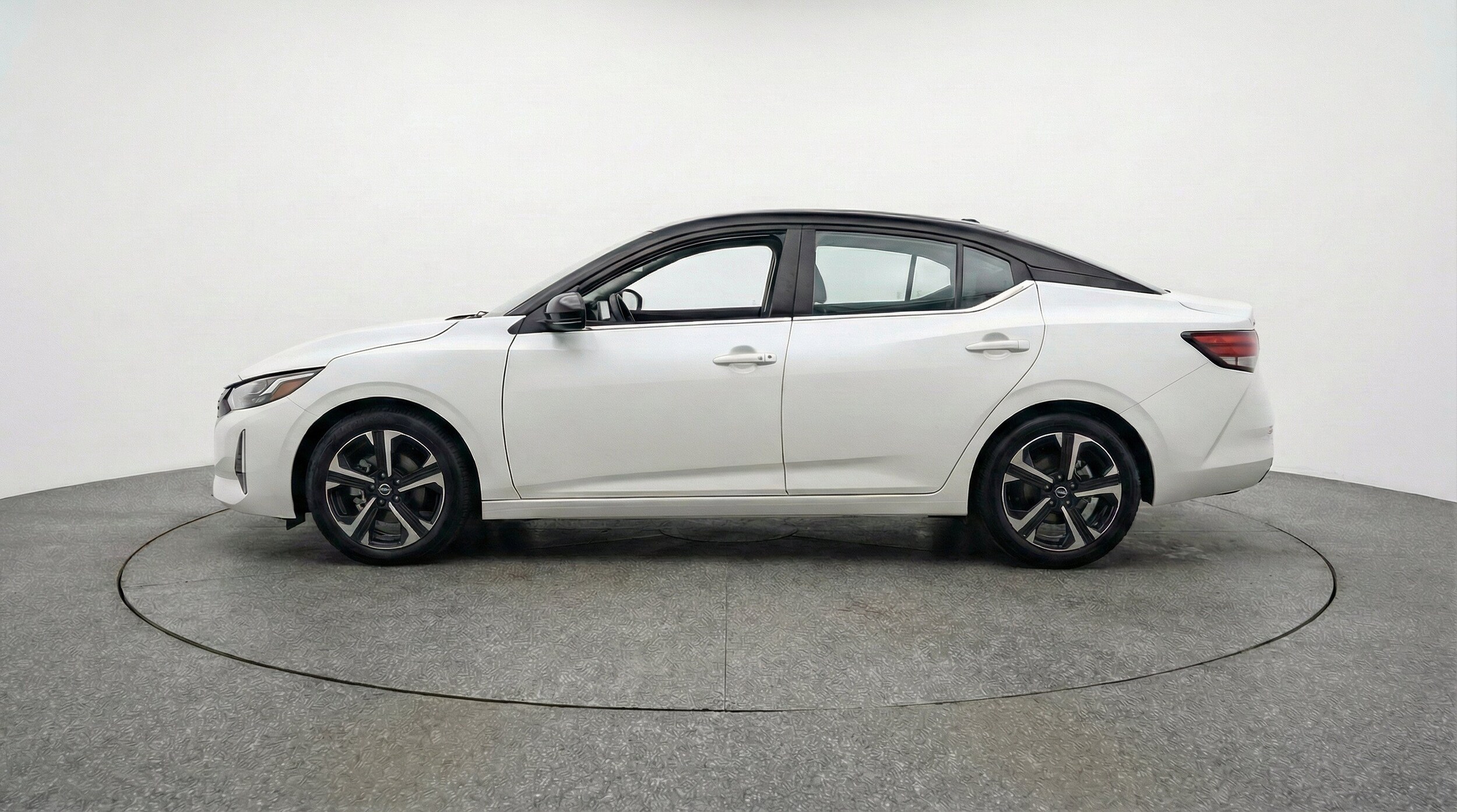 Thumbnail: 2025 Nissan Sentra - 5