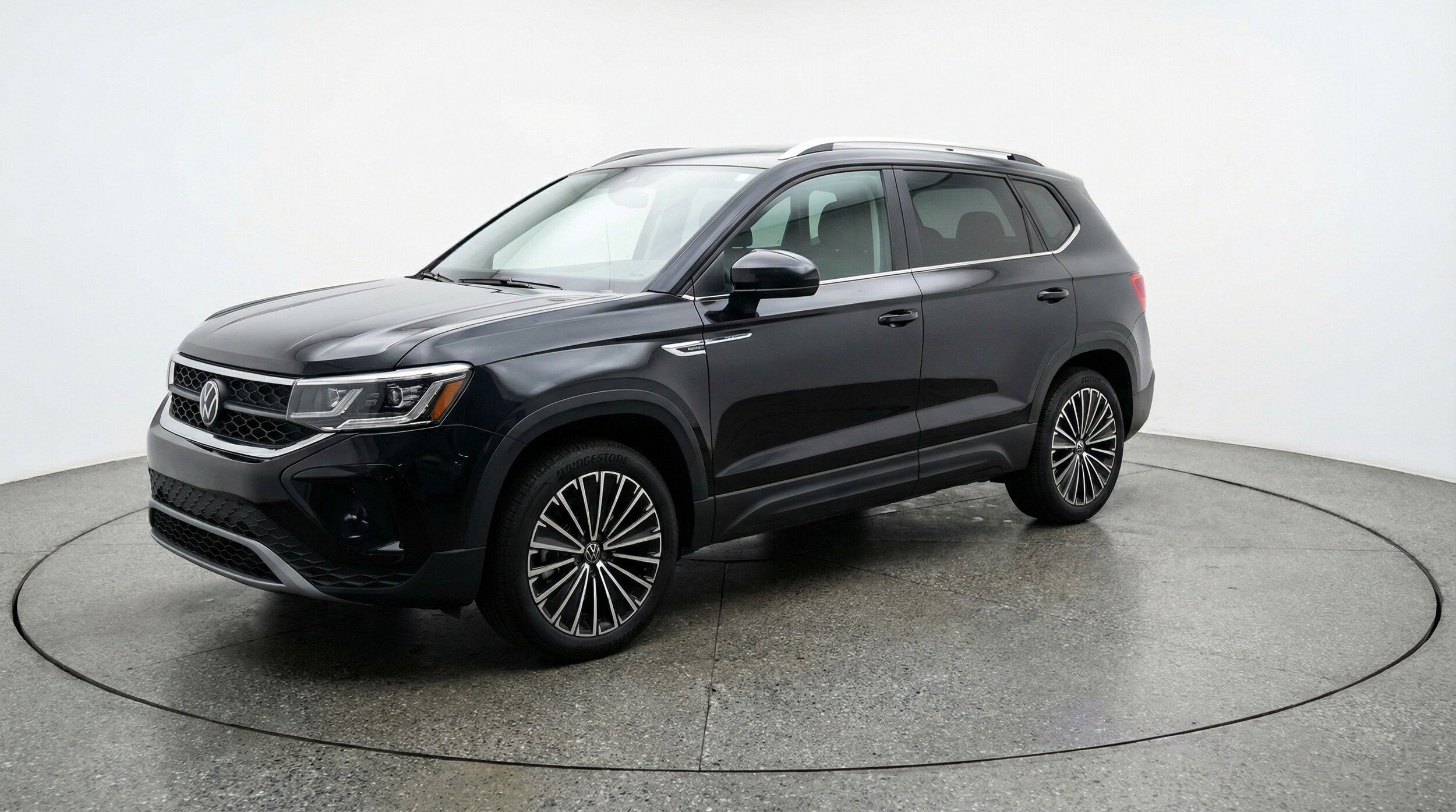 Thumbnail: 2025 Volkswagen Taos - 3