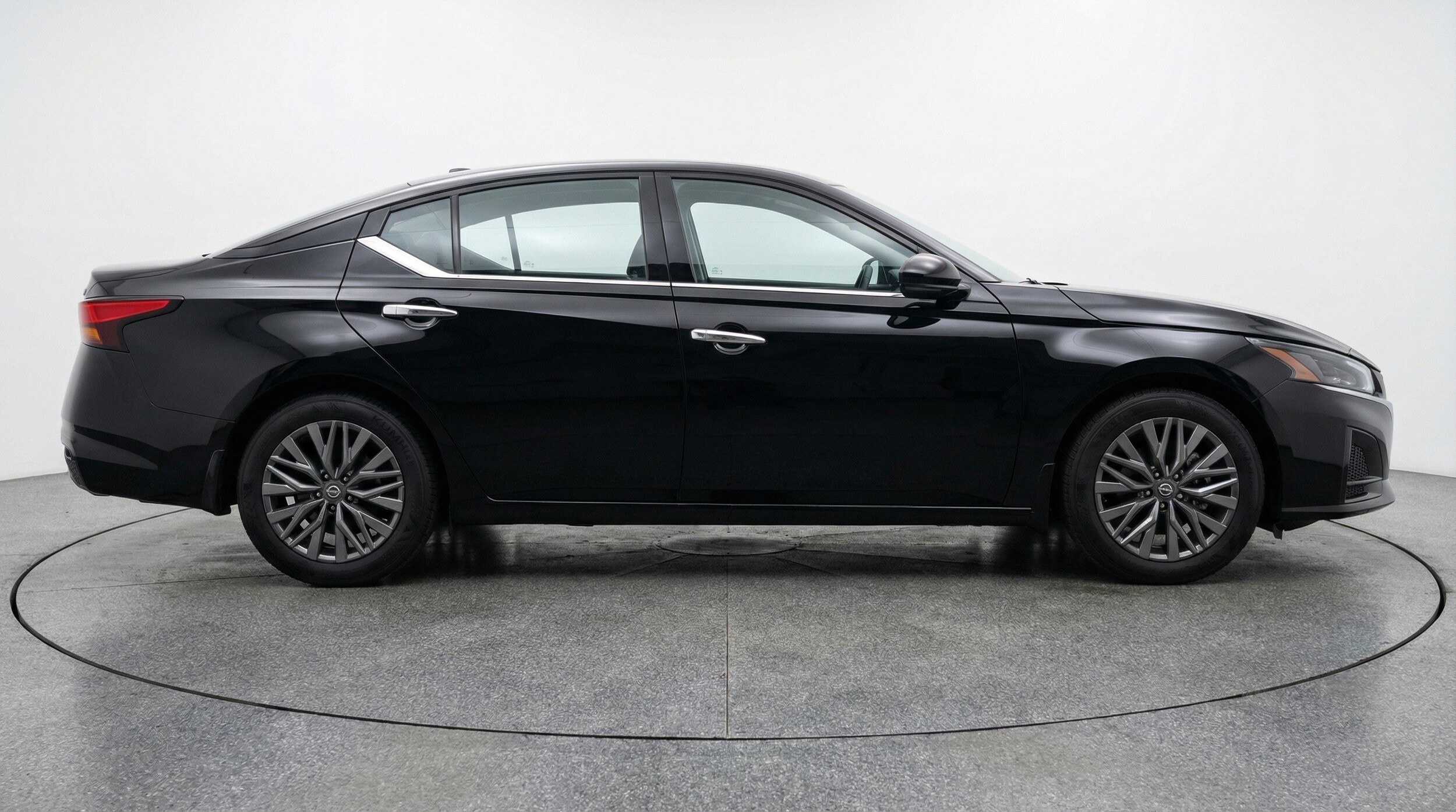 Thumbnail: 2025 Nissan Altima - 11