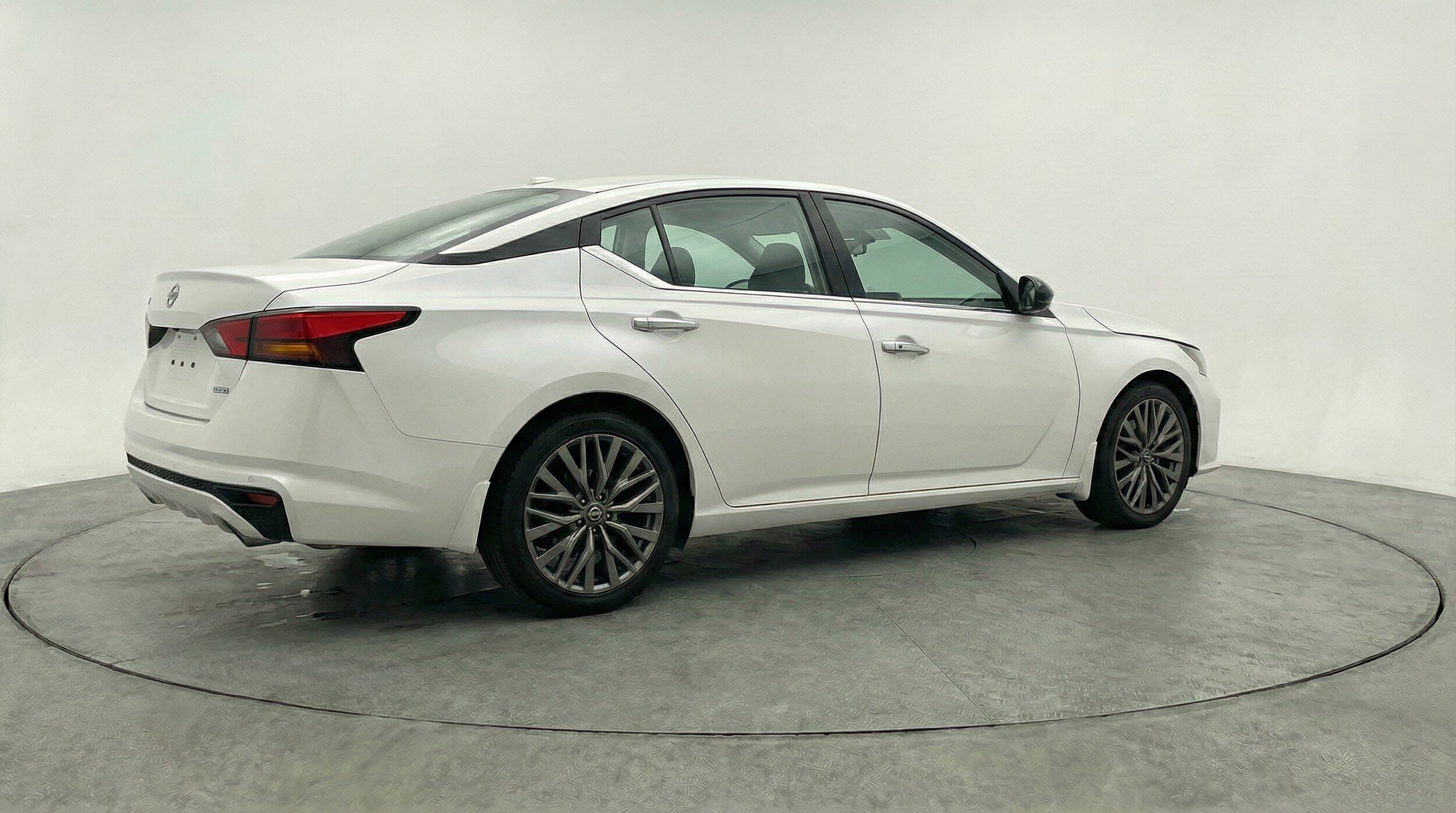 Thumbnail: 2025 Nissan Altima - 9