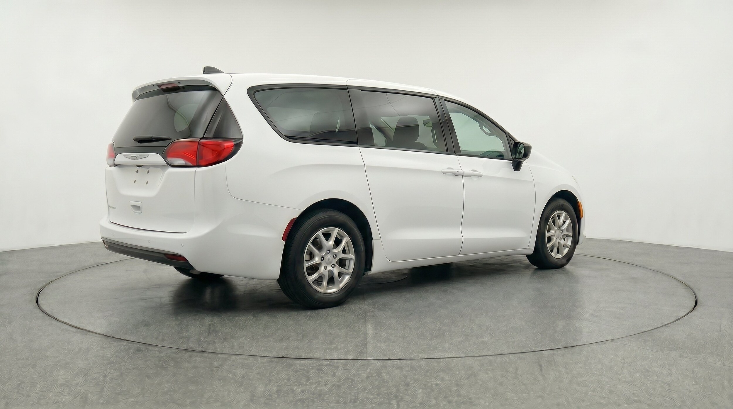 Thumbnail: 2024 Chrysler Voyager - 9