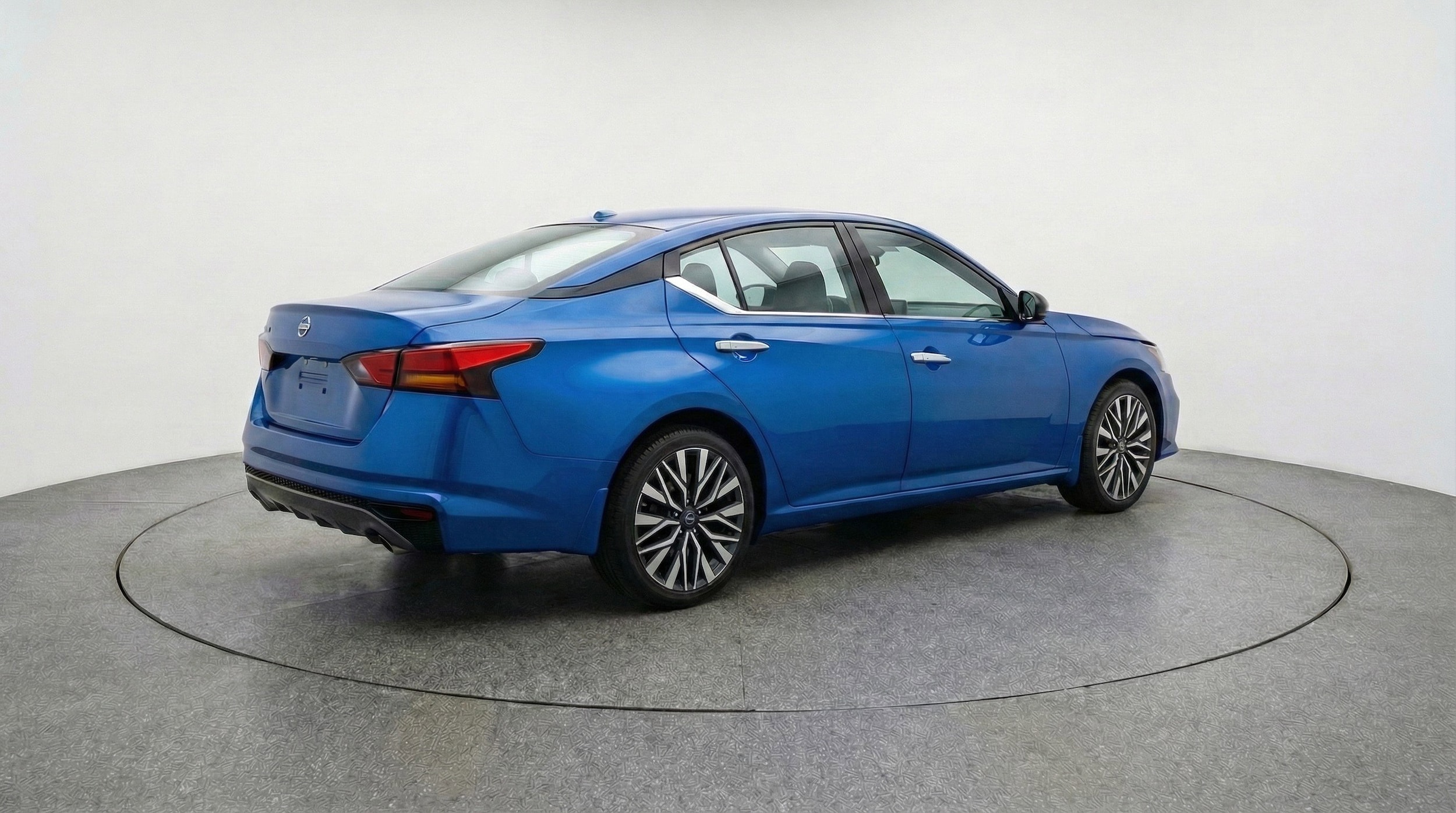 Thumbnail: 2025 Nissan Altima - 9