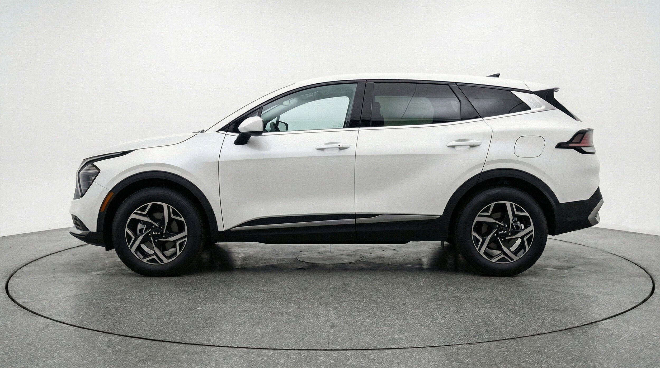 Thumbnail: 2025 Kia Sportage - 5