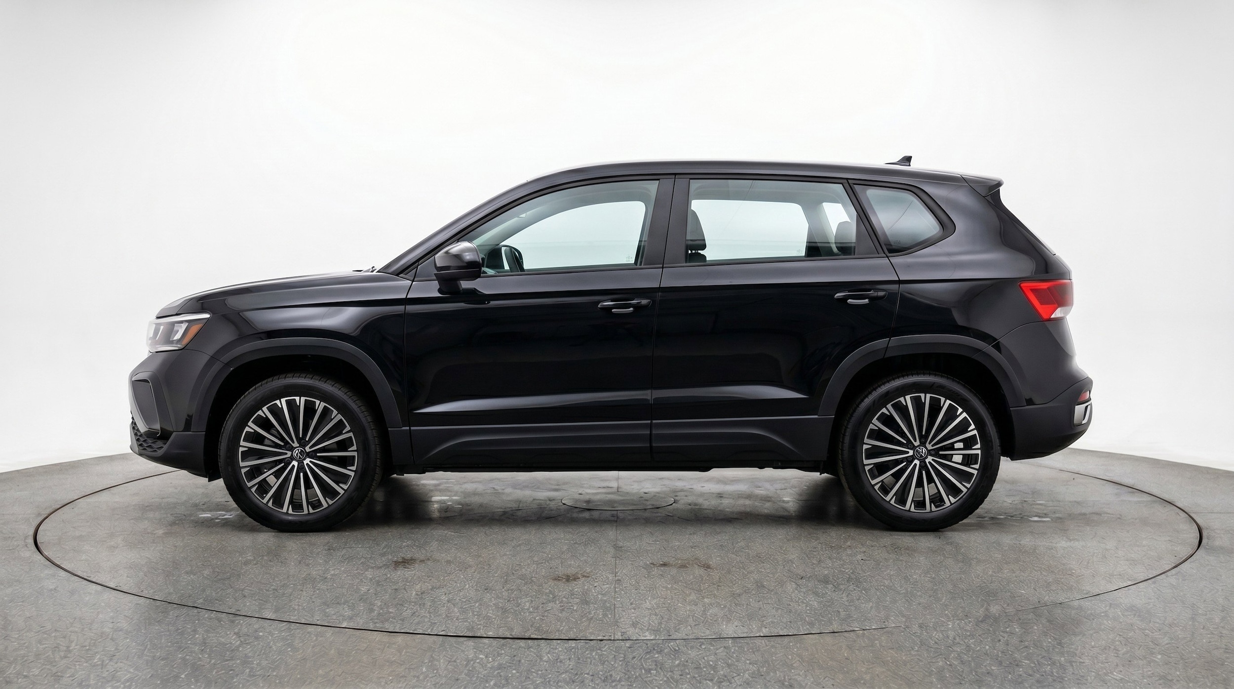 Thumbnail: 2025 Volkswagen Taos - 5