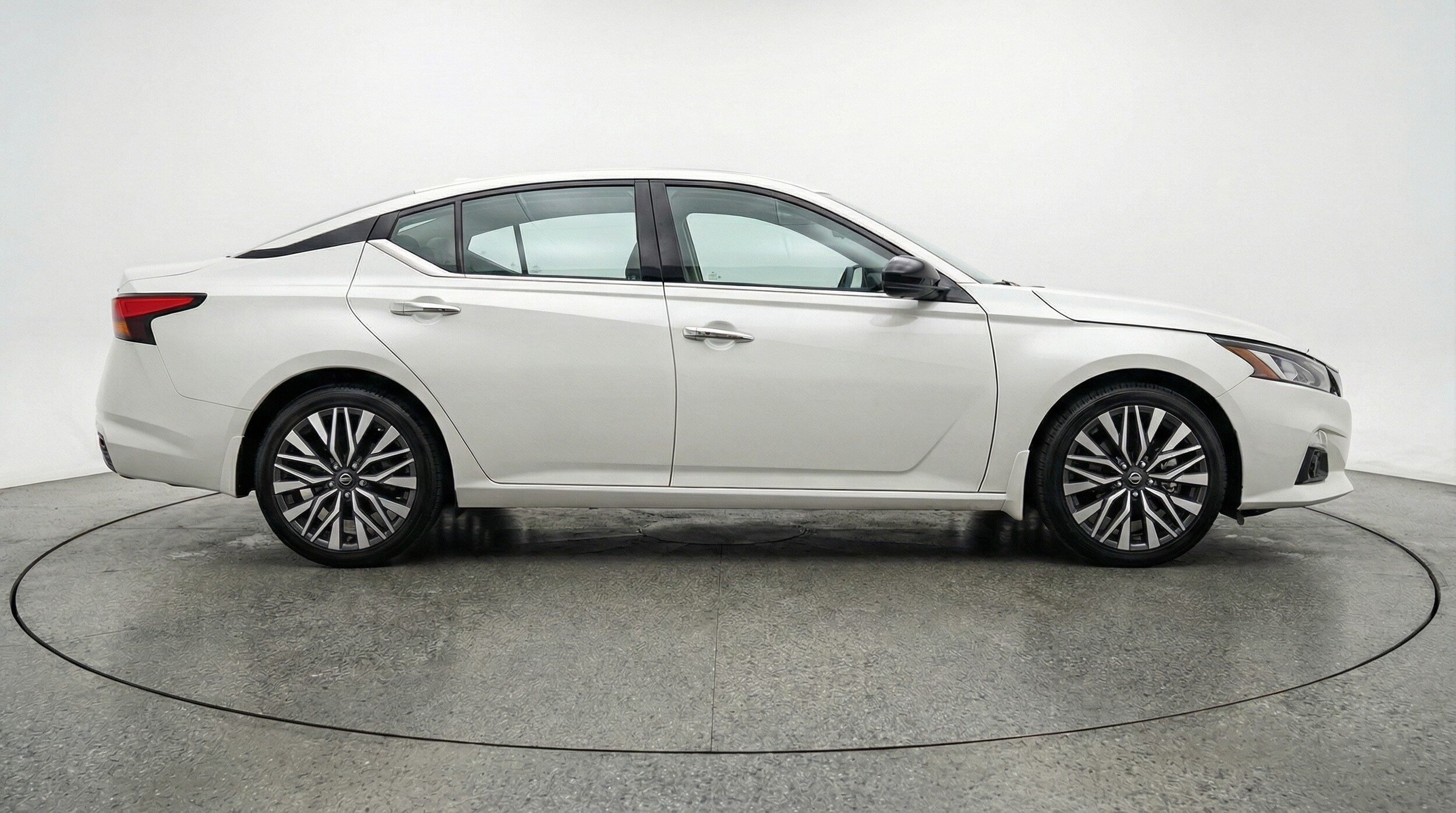 Thumbnail: 2025 Nissan Altima - 8