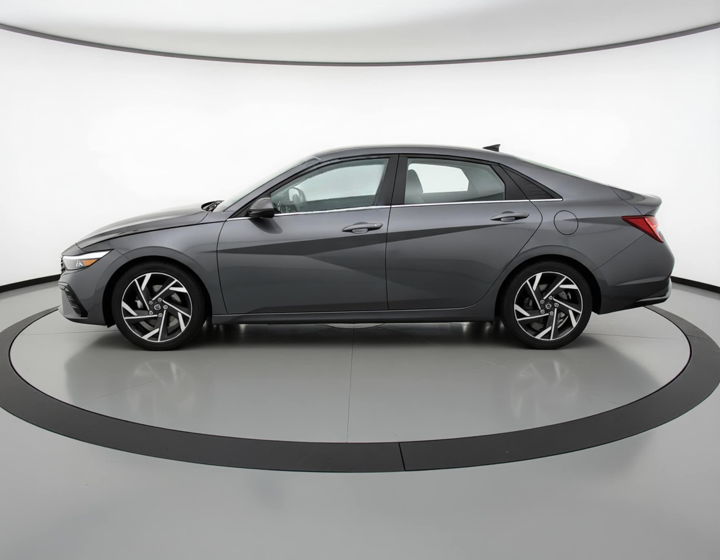Thumbnail: 2025 Hyundai Elantra - 4