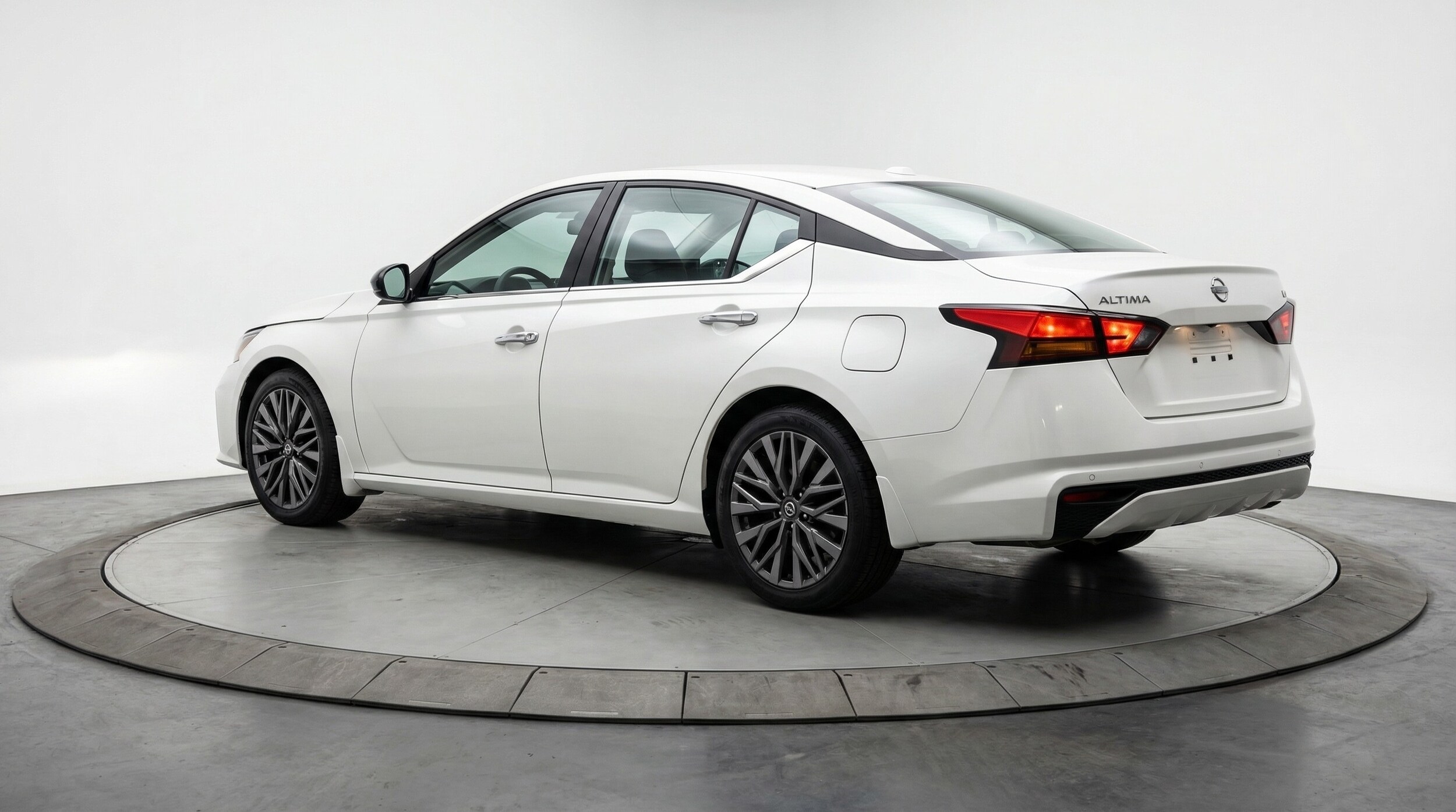 Thumbnail: 2025 Nissan Altima - 5