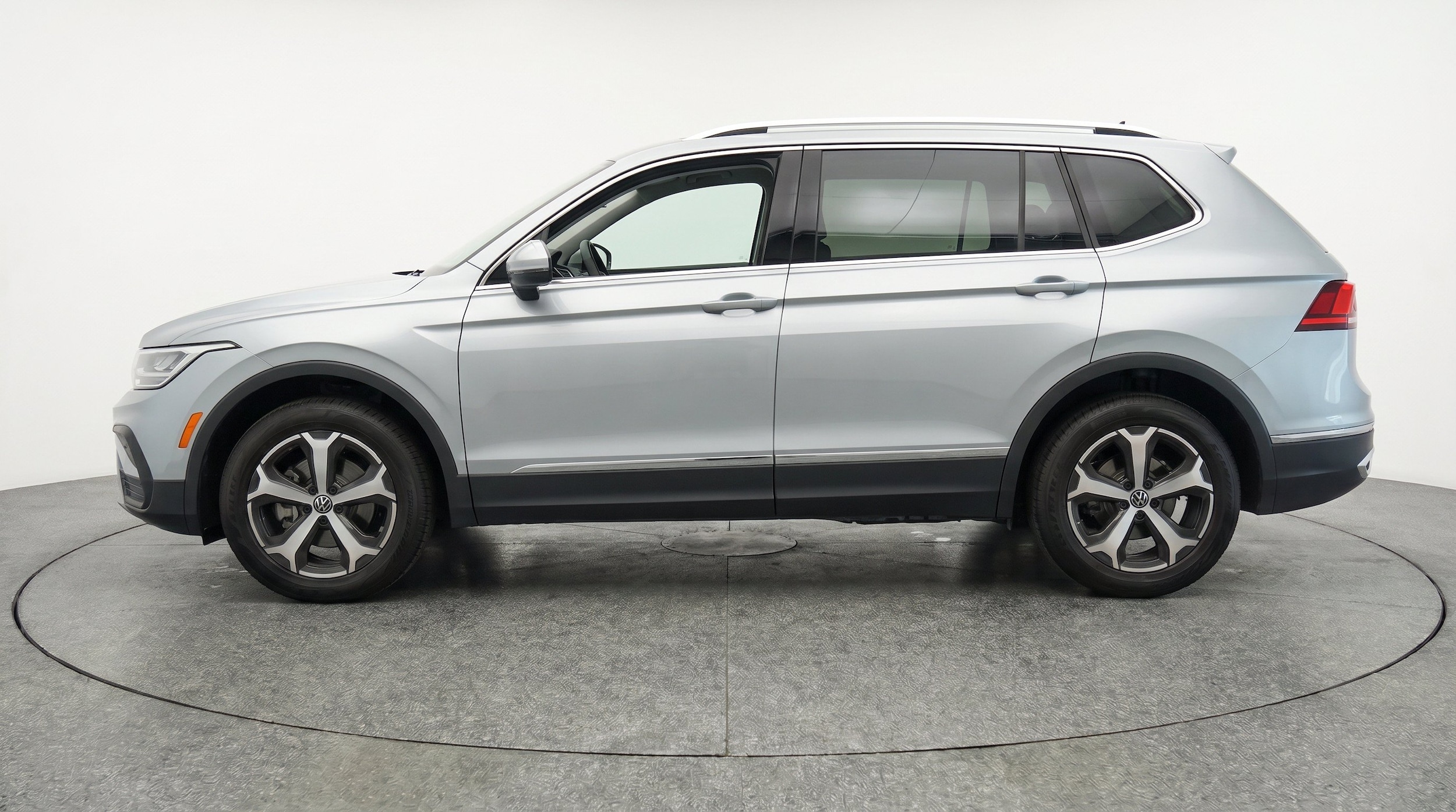 Thumbnail: 2026 Volkswagen Tiguan - 5