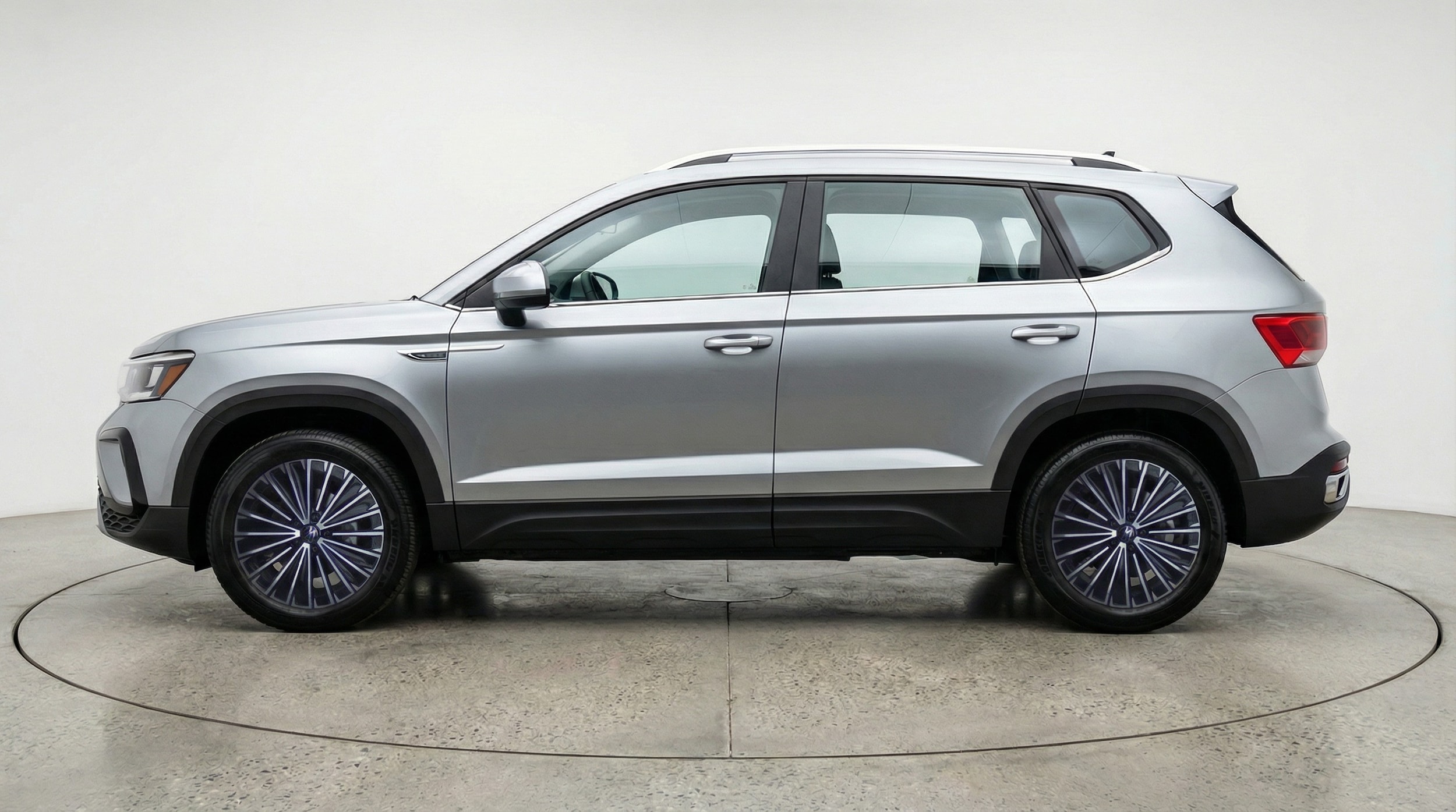 Thumbnail: 2025 Volkswagen Taos - 4