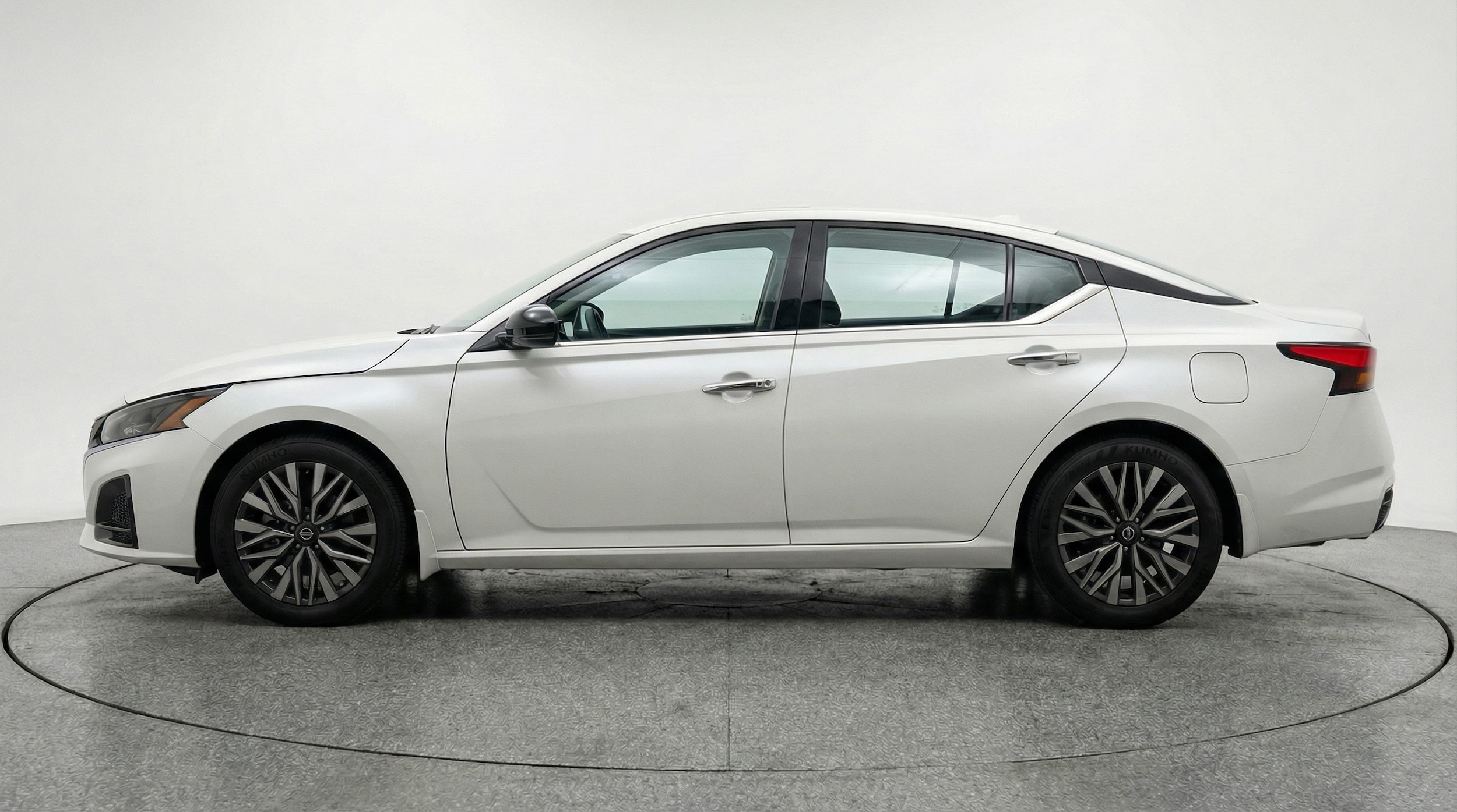 Thumbnail: 2025 Nissan Altima - 4