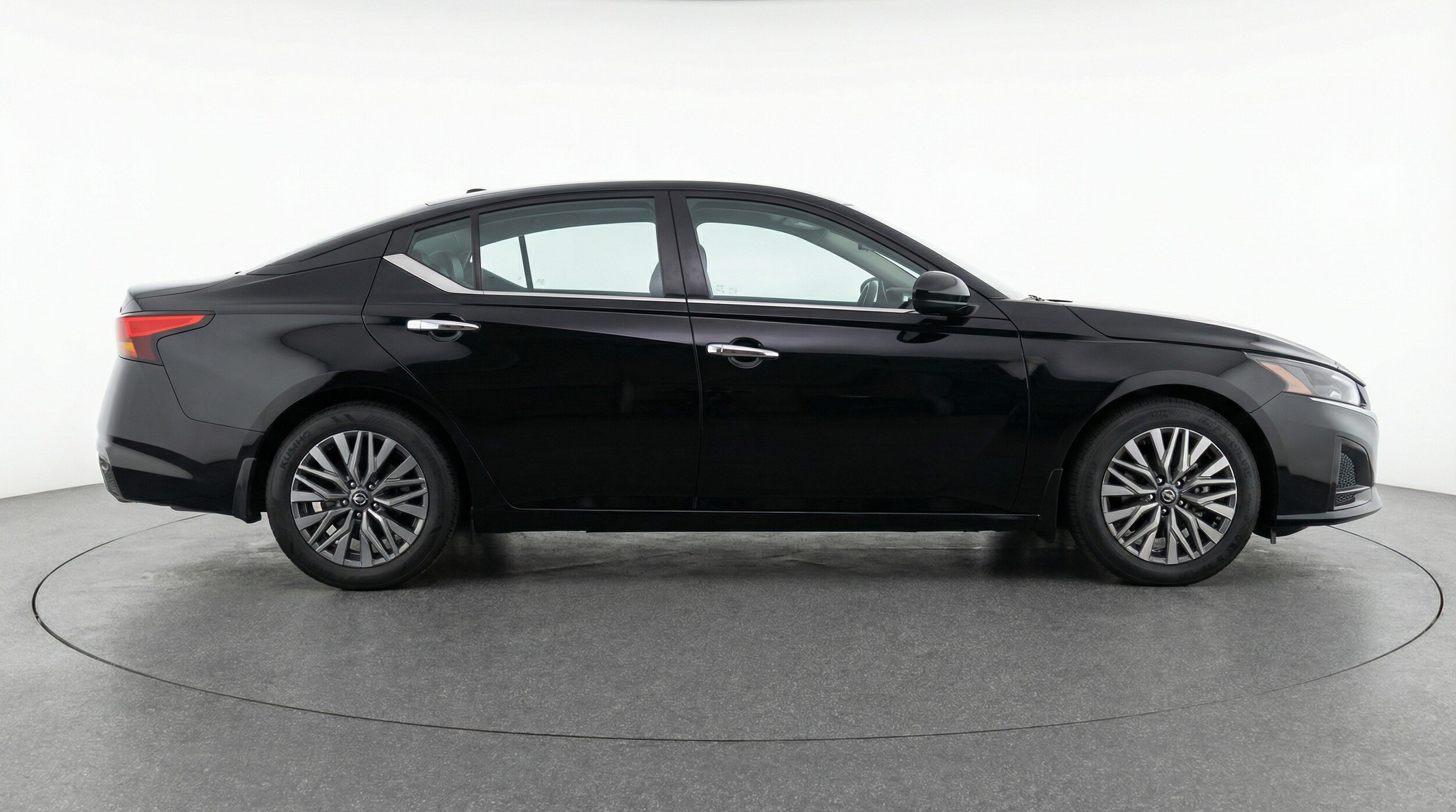 Thumbnail: 2025 Nissan Altima - 8