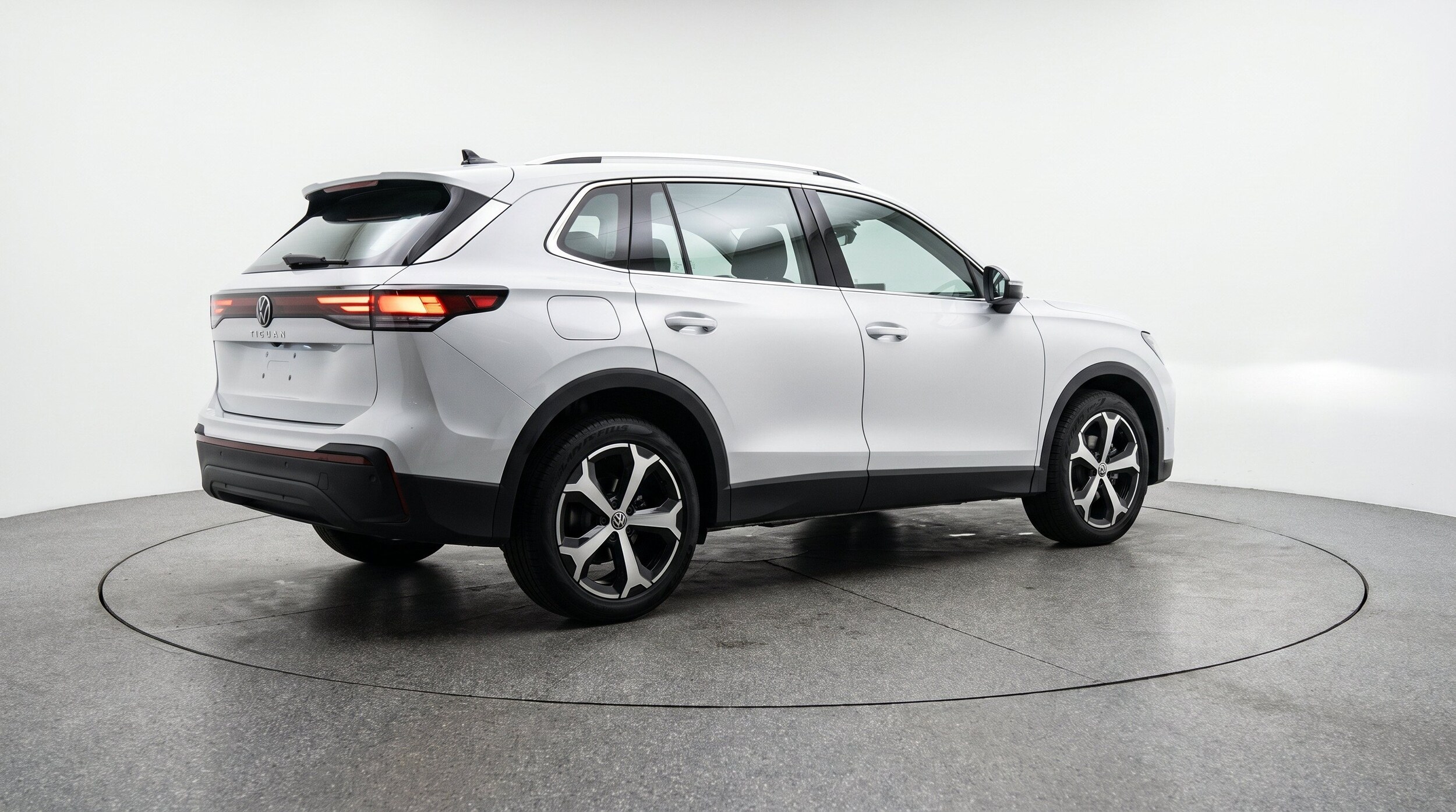 Thumbnail: 2026 Volkswagen Tiguan - 9