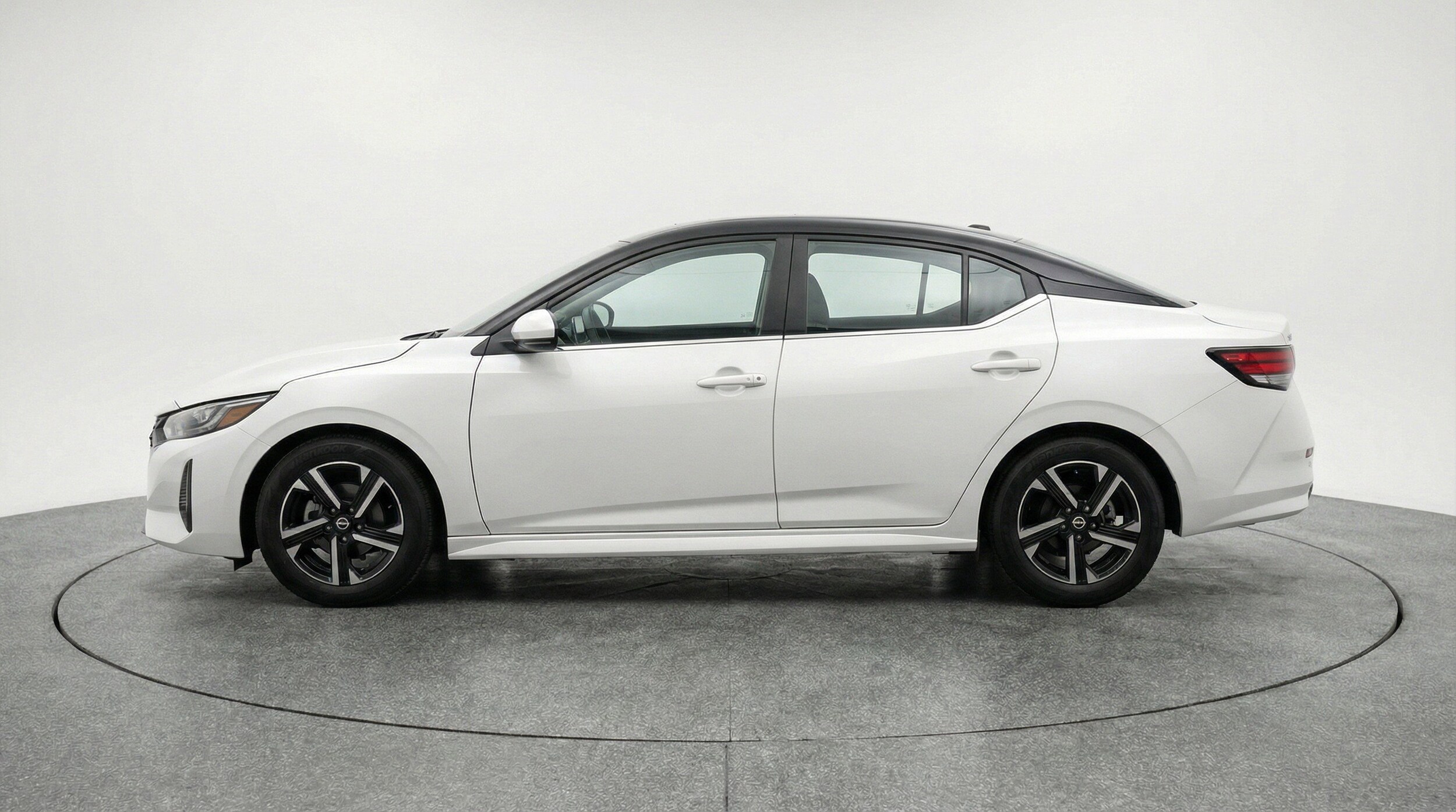Thumbnail: 2025 Nissan Sentra - 5