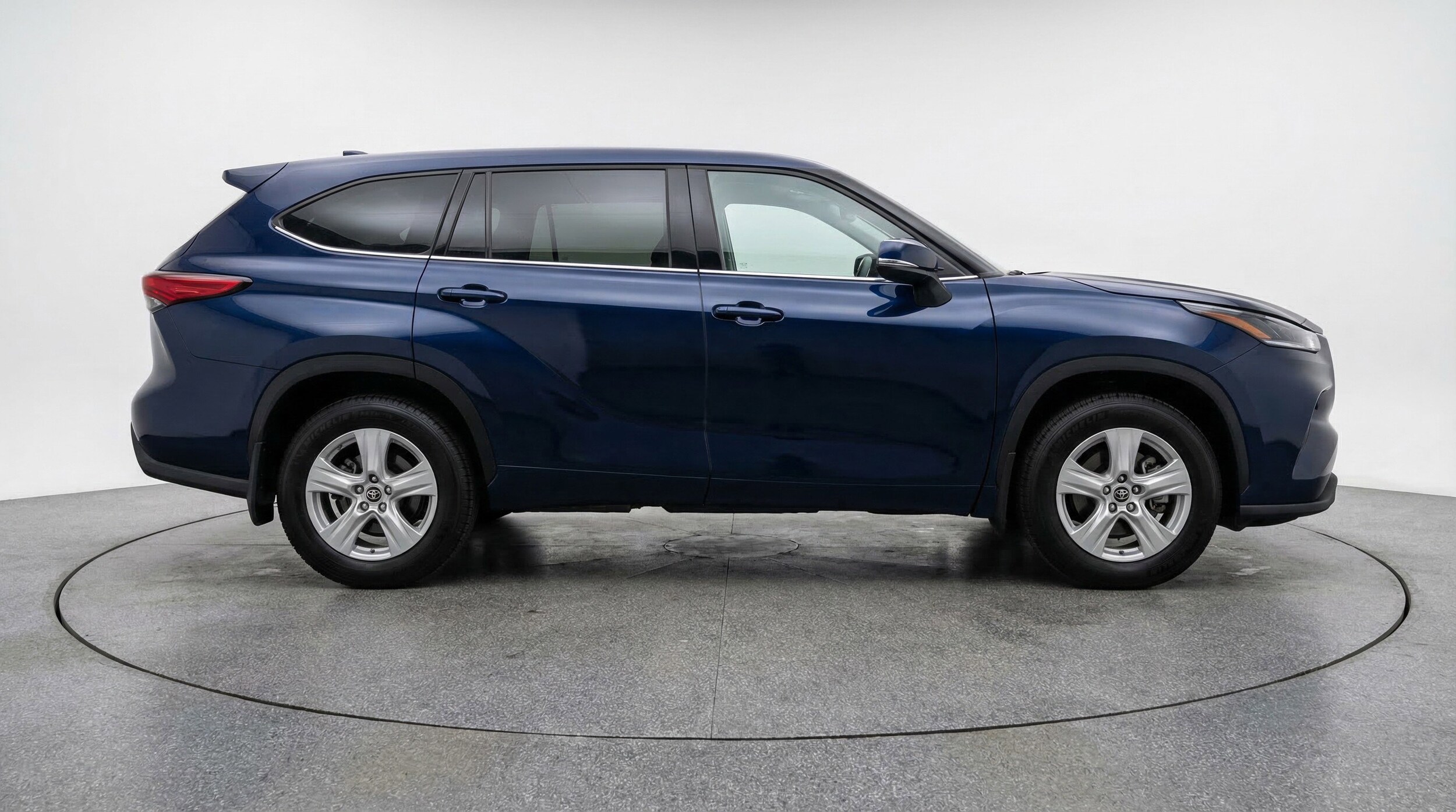 Thumbnail: 2025 Toyota Highlander - 11