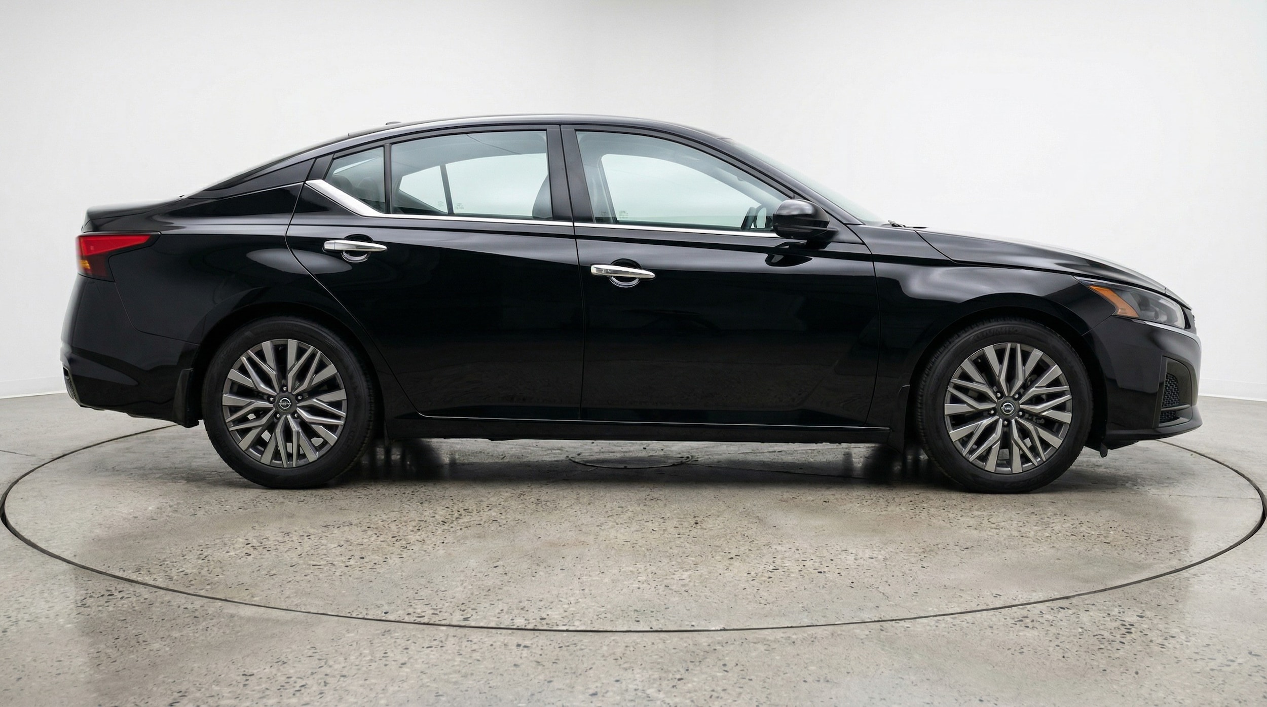 Thumbnail: 2025 Nissan Altima - 8